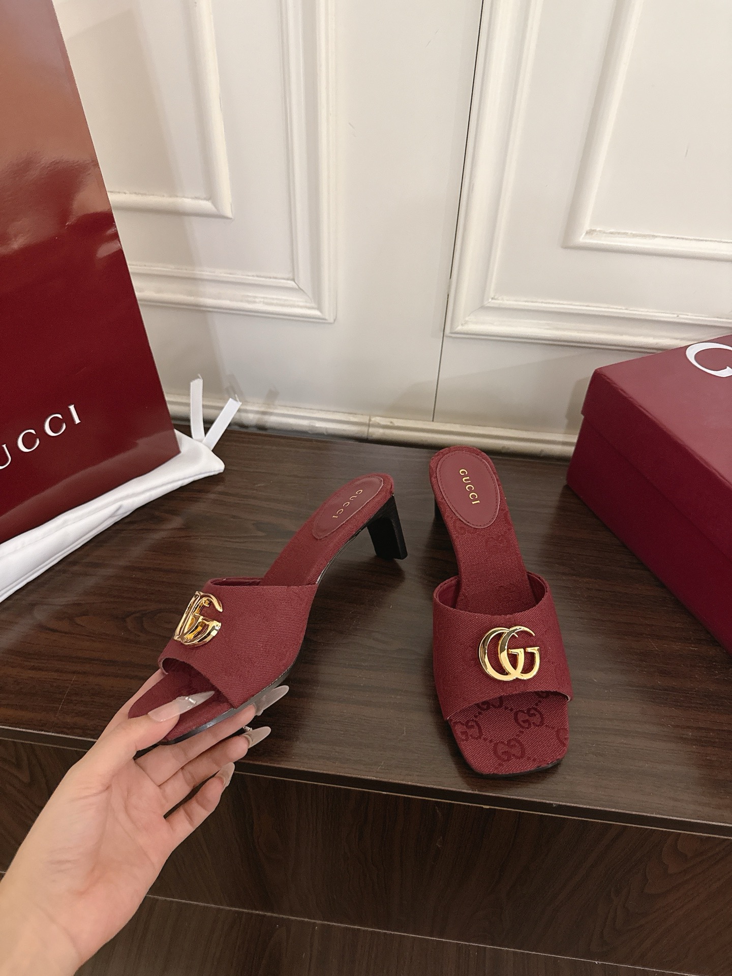 Gucci 330