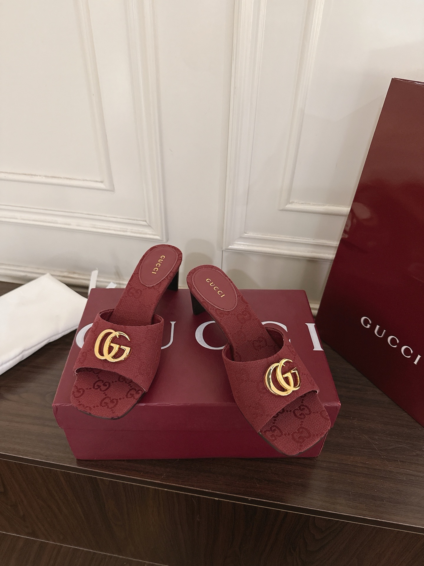 Gucci 330