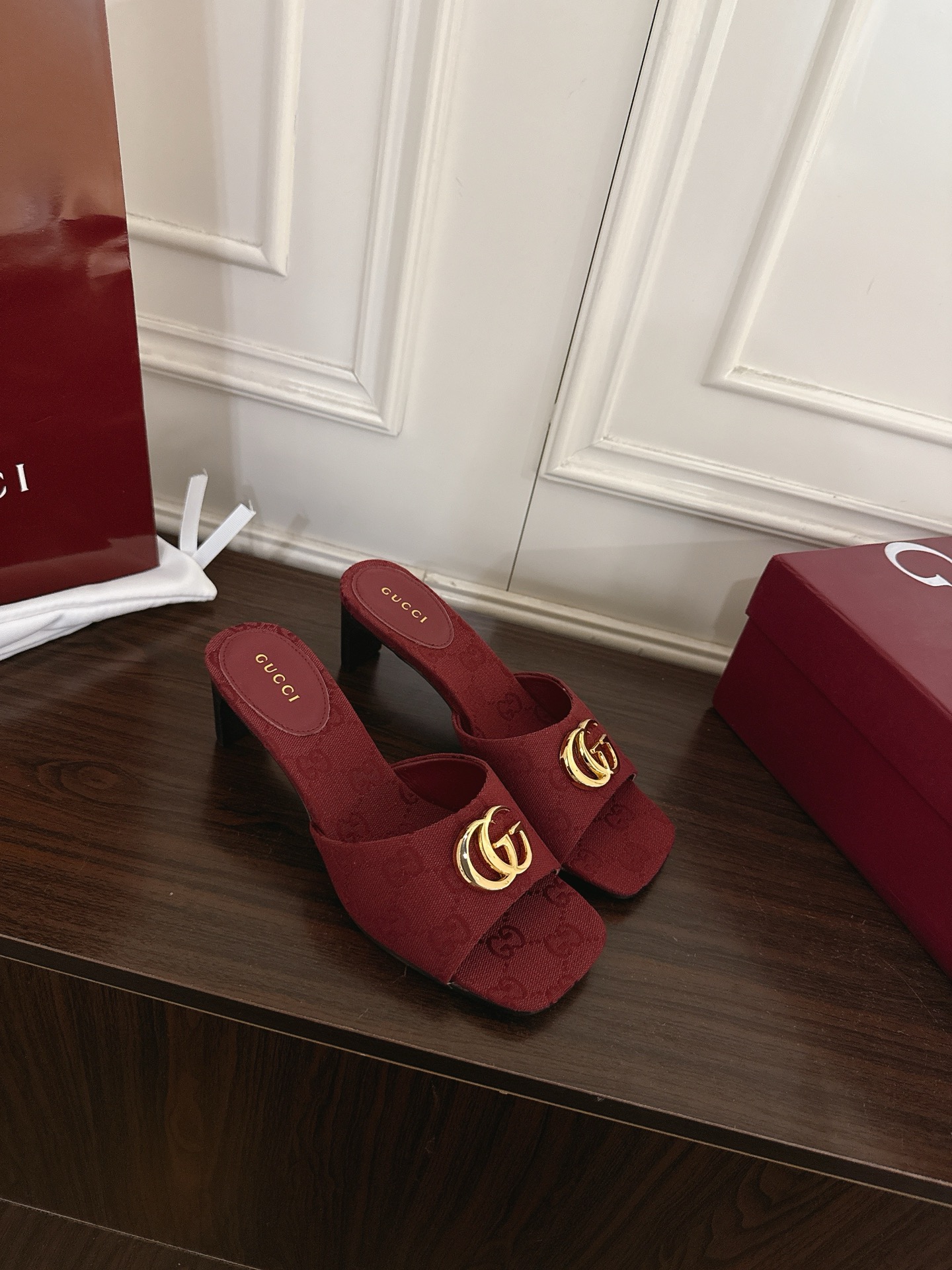 Gucci 330