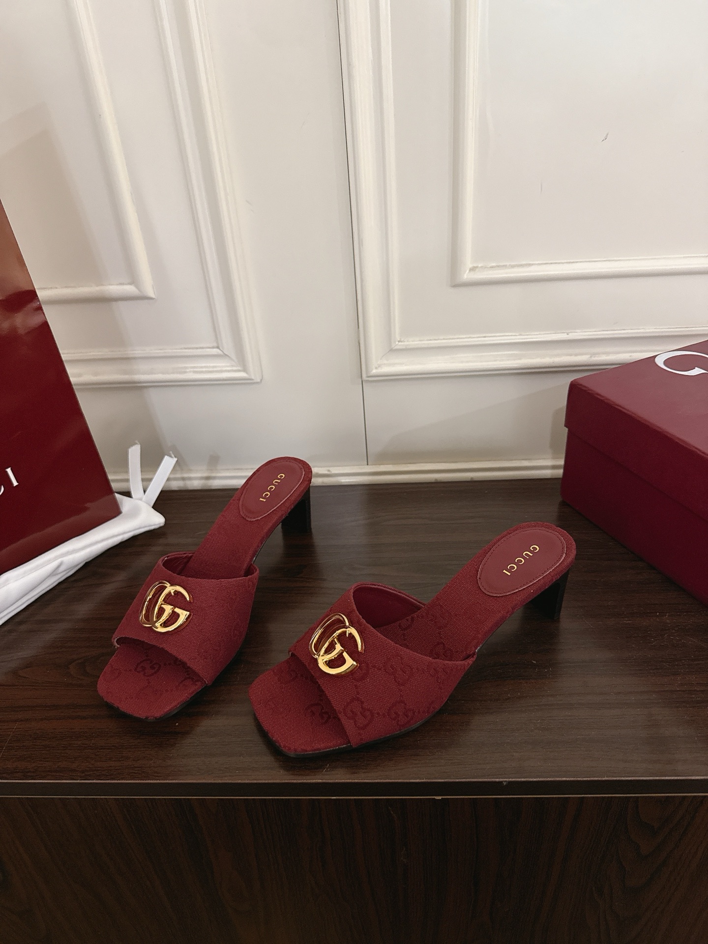 Gucci 330