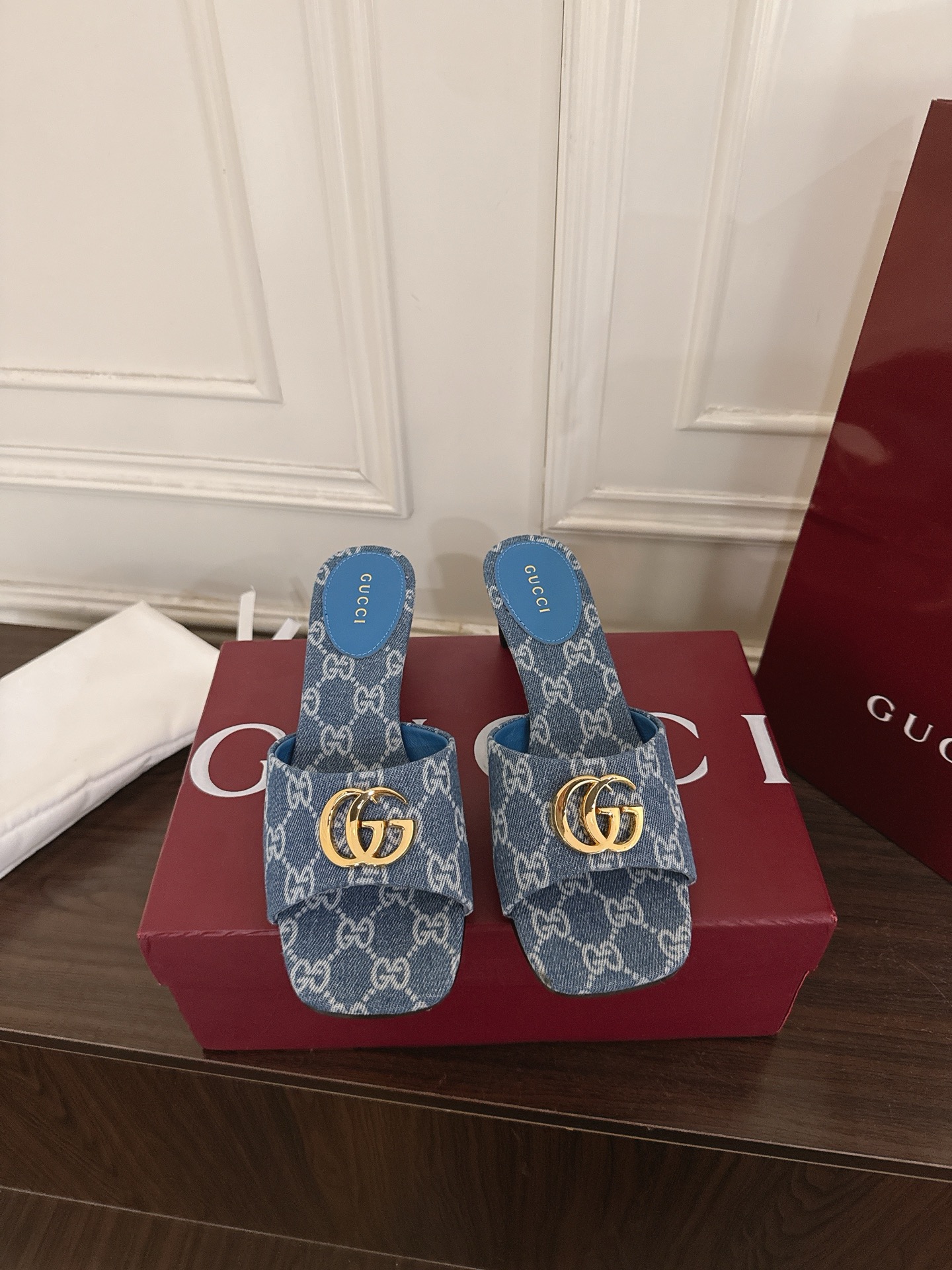Gucci 330