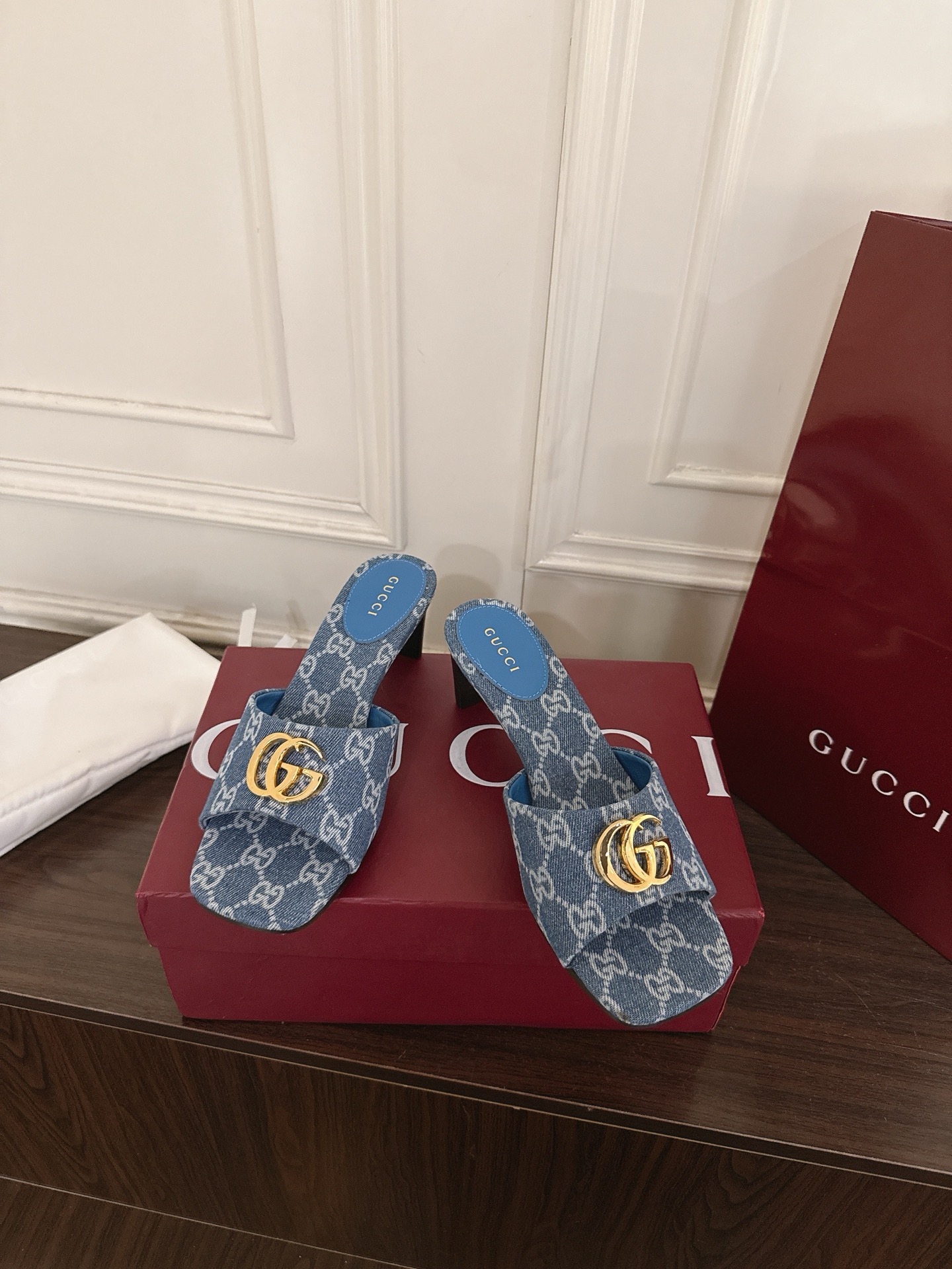 Gucci 330