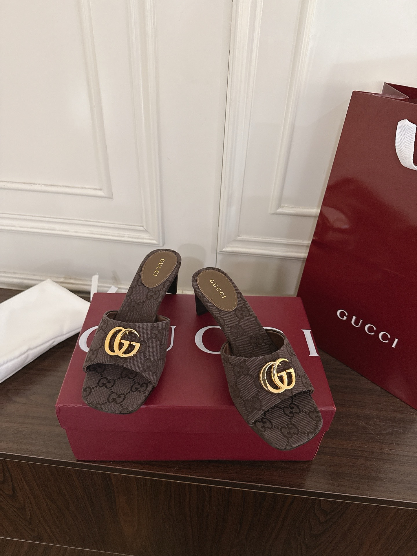 Gucci 330