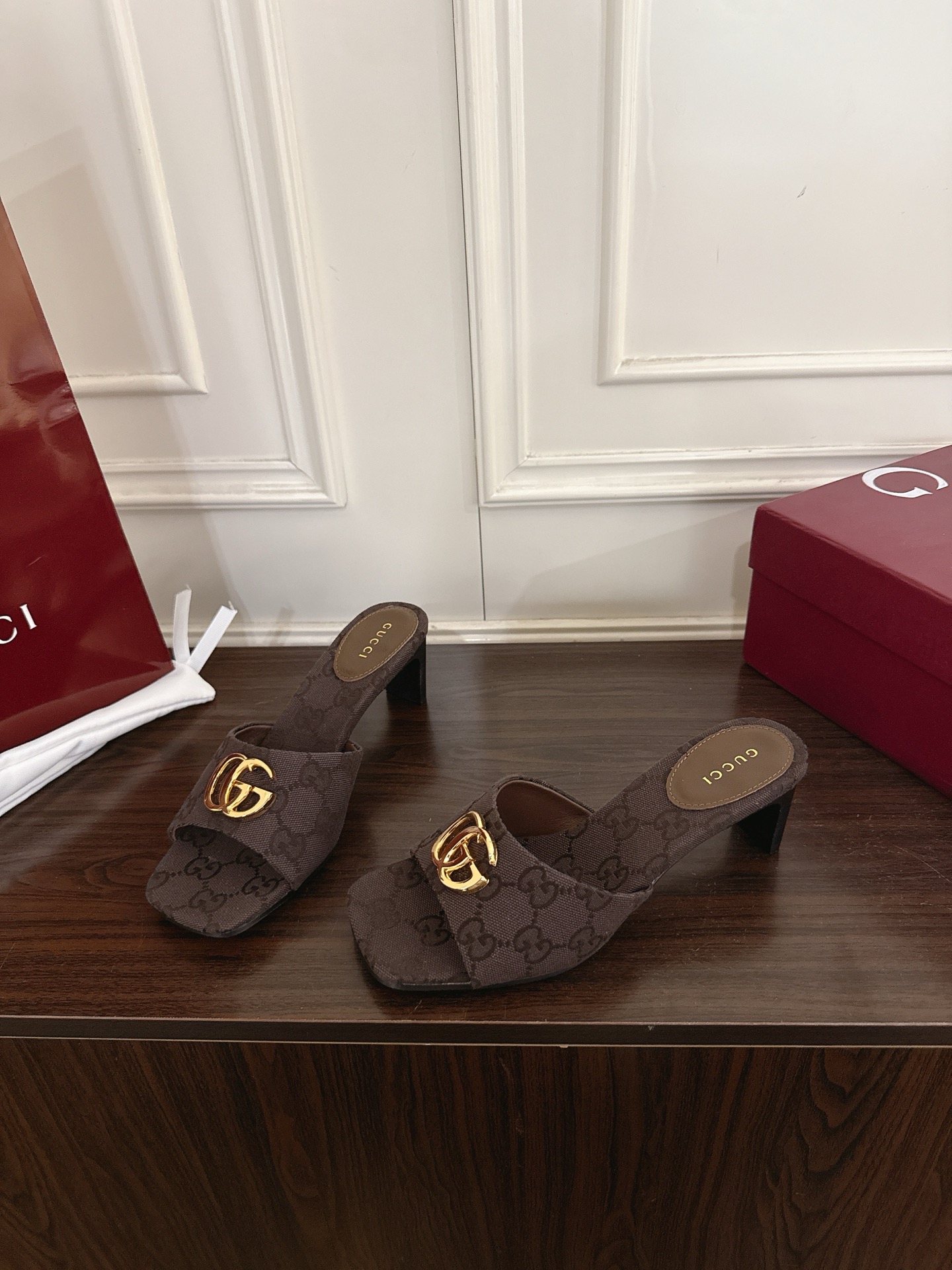 Gucci 330
