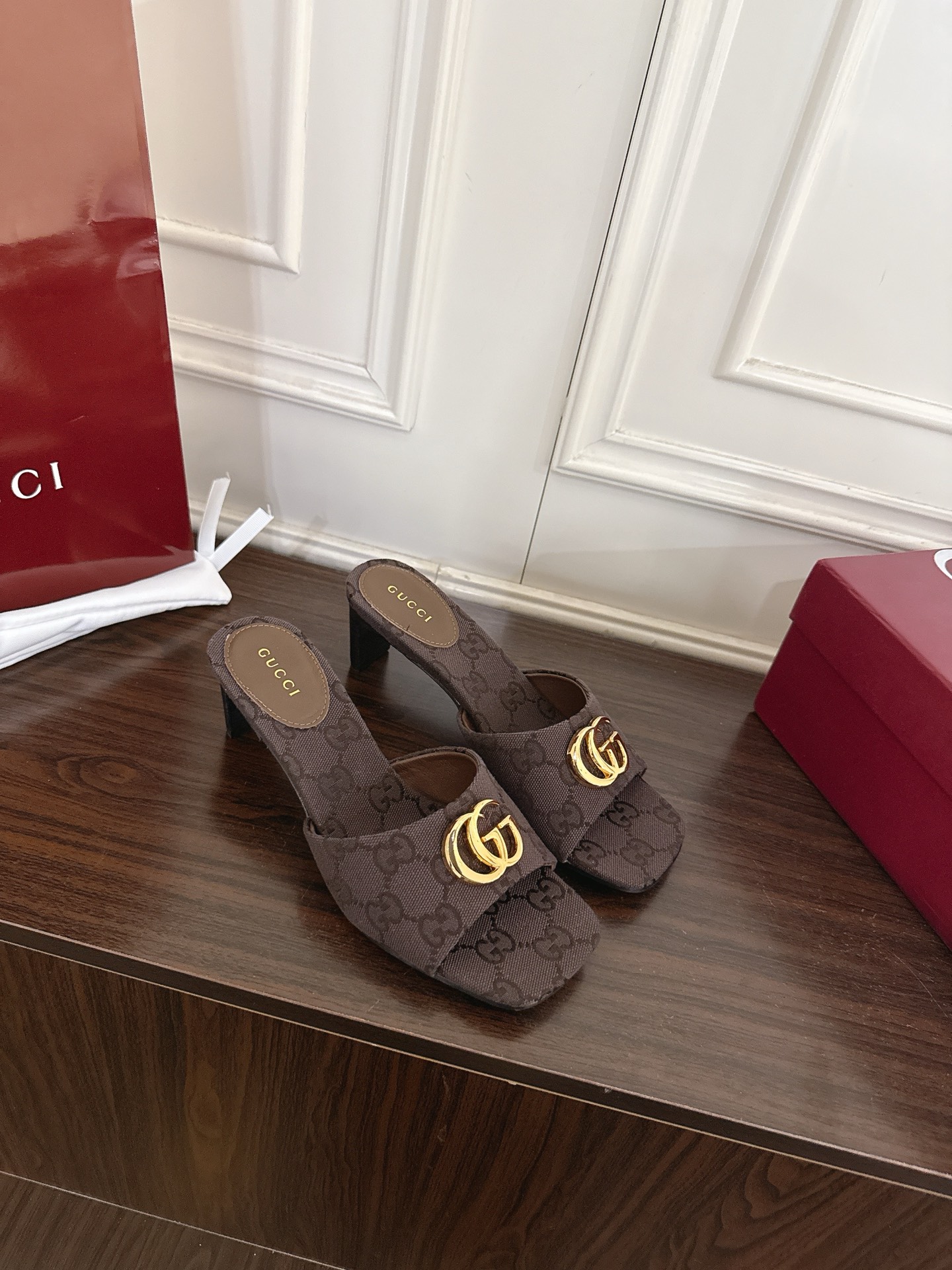 Gucci 330