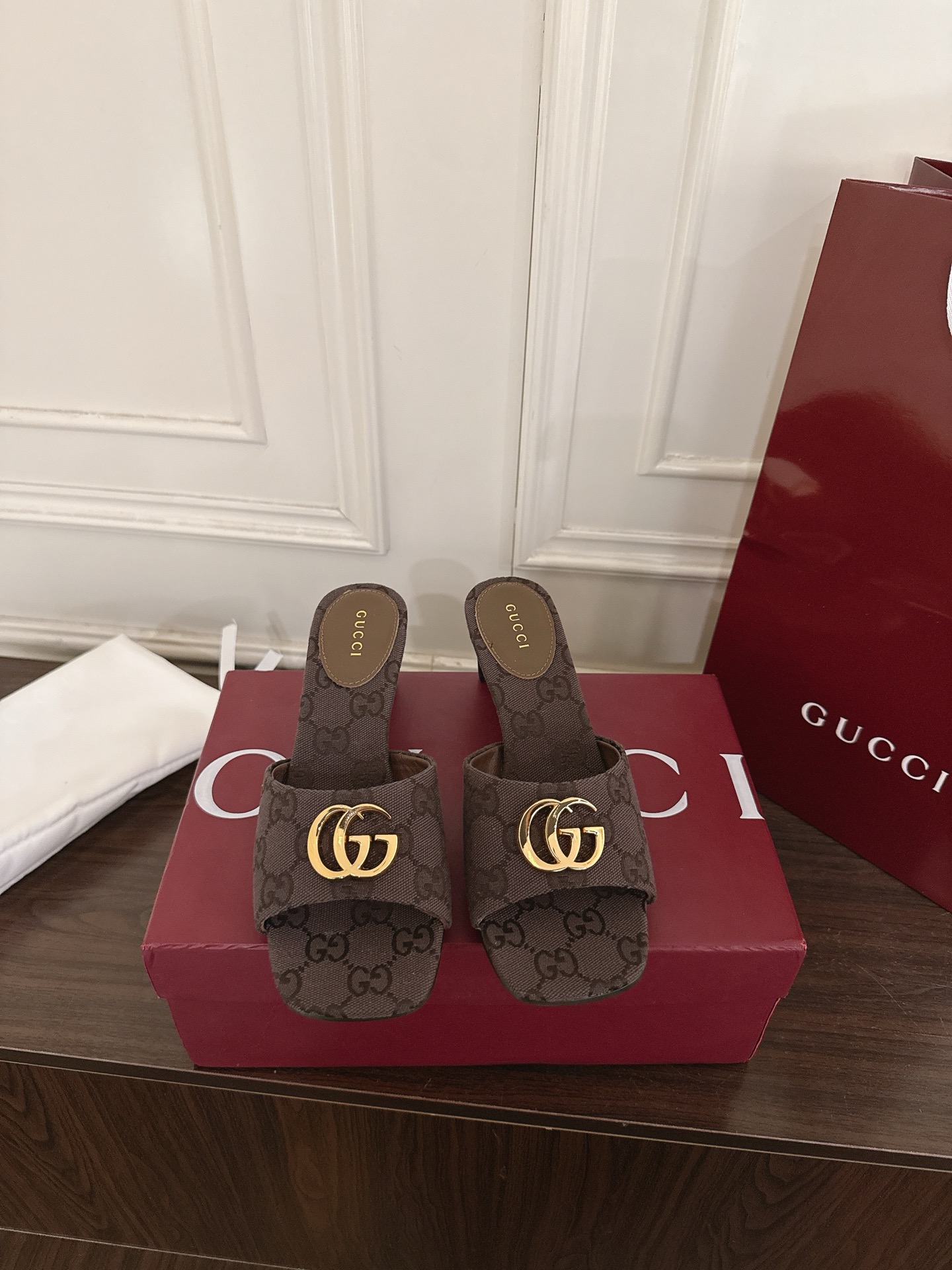 Gucci 330