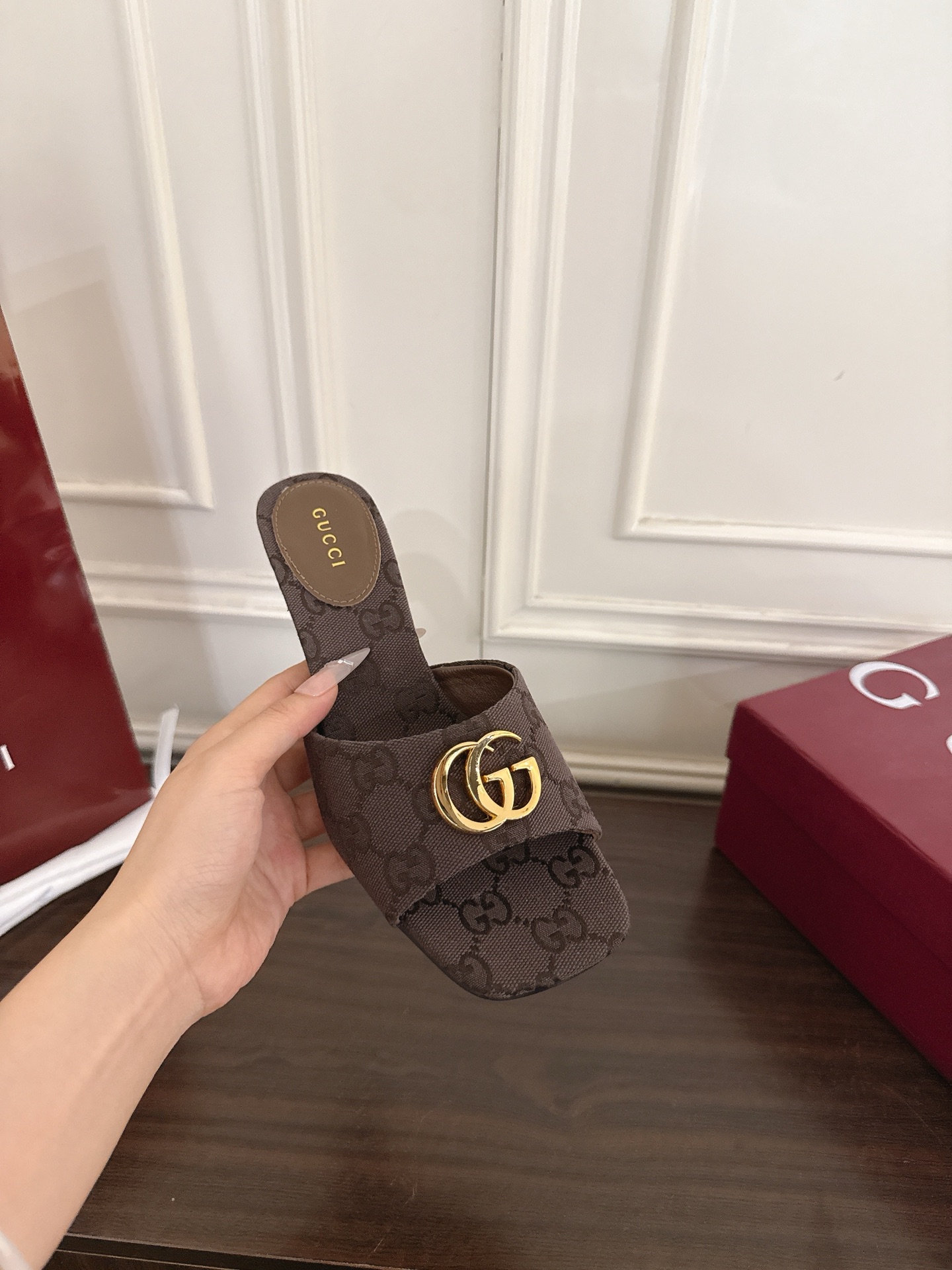 Gucci 330
