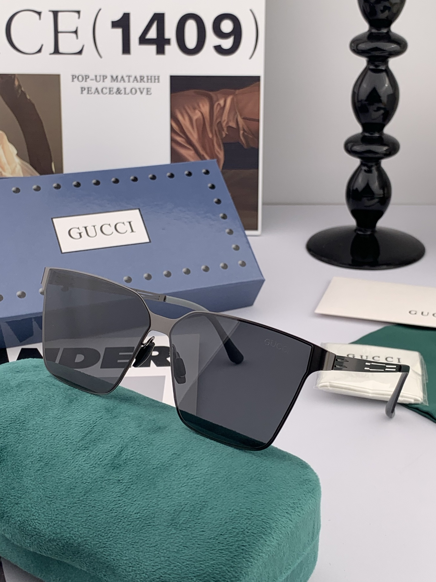       GUCC* 2025 新款男女情侣款太阳iP电镀永不褪色 卖点：超轻超有弹性整幅眼镜无螺丝重