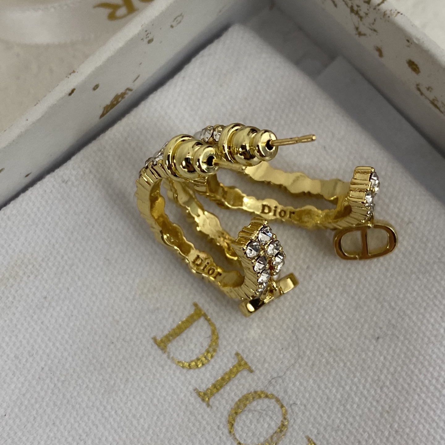 i1739940777018 1096 0 8