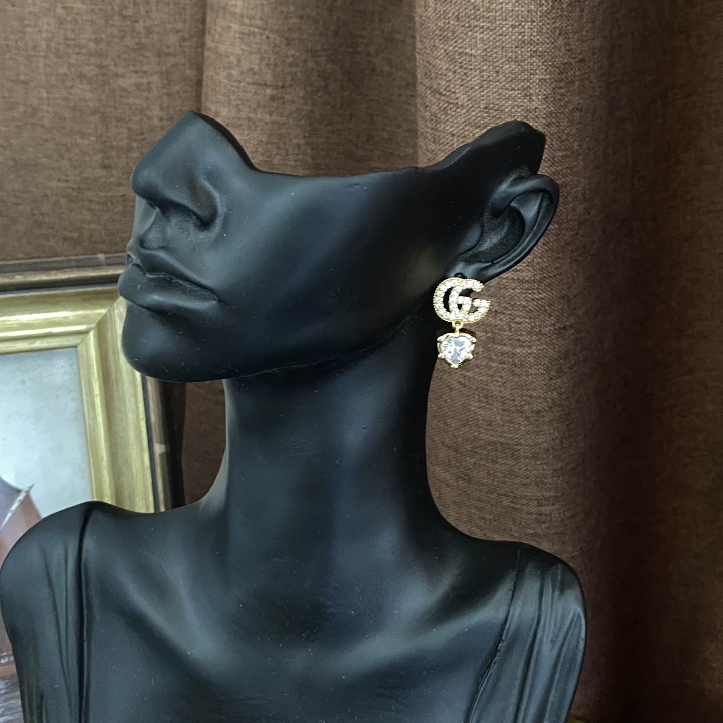 Gucci Runway Chandelier Earrings: Oversized Crystal & Metal for Evening 11 i1746847975094 6810 0 3