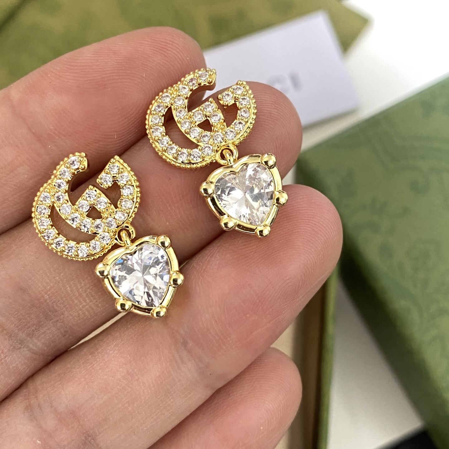 Gucci Runway Chandelier Earrings: Oversized Crystal & Metal for Evening 9 i1746847975776 7937 0 0