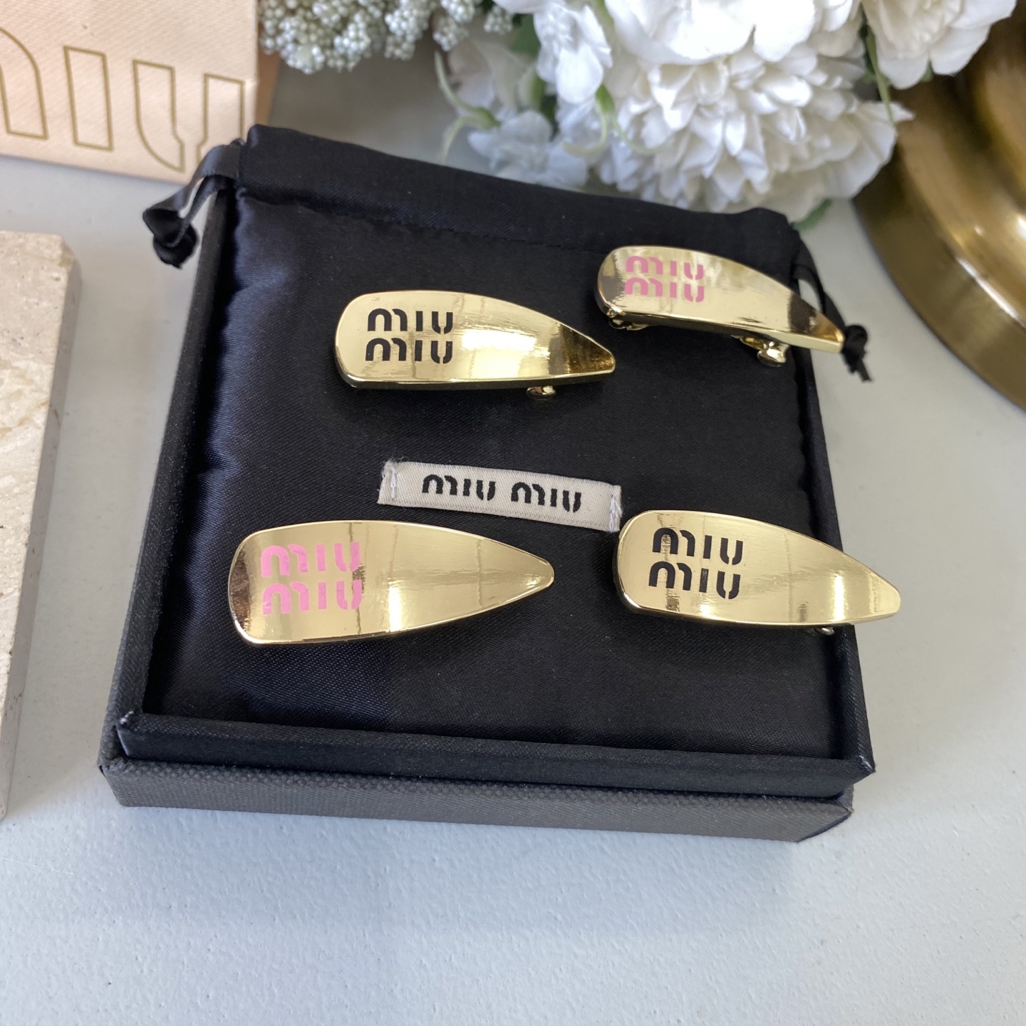 Miu Miu Floral Resin Hair Clip: Translucent Petals with Gold Wire Stem 11 i1754465691788 5334 0 3