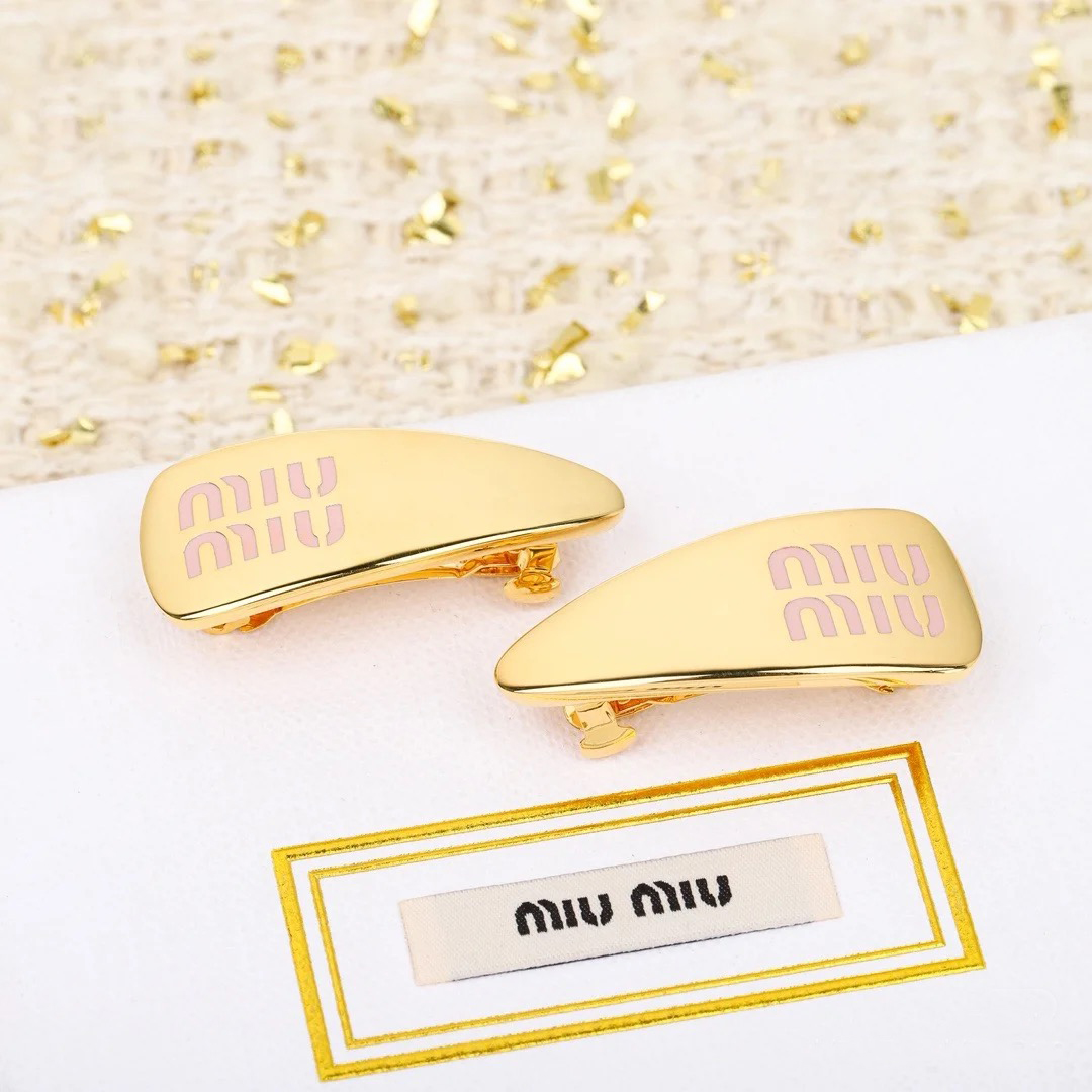 Miu Miu Floral Resin Hair Clip: Translucent Petals with Gold Wire Stem 18 o 1j2126om816p01iqjprt1li11tk12