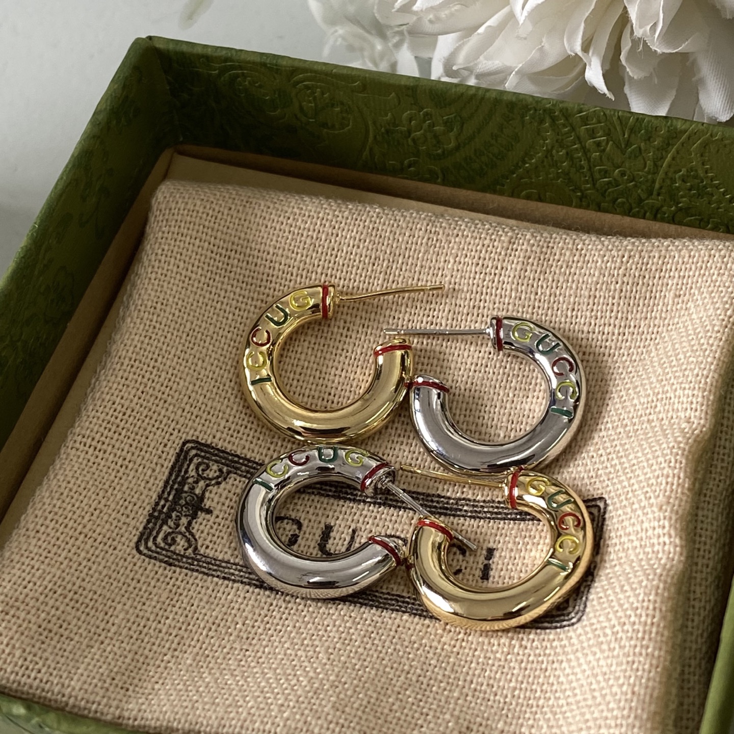 Gucci Dionysus Tiger Head Earrings: Mythological Motif with Chain Detail 10 i1757385749651 7172 0 5