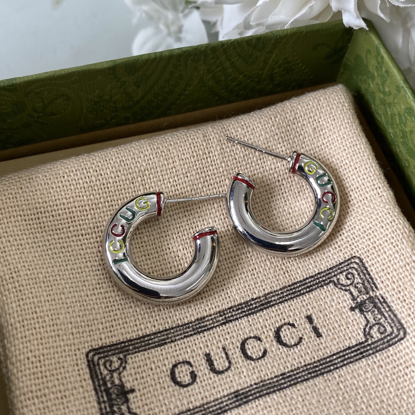 Gucci Dionysus Tiger Head Earrings: Mythological Motif with Chain Detail 12 i1757385750858 4304 0 8