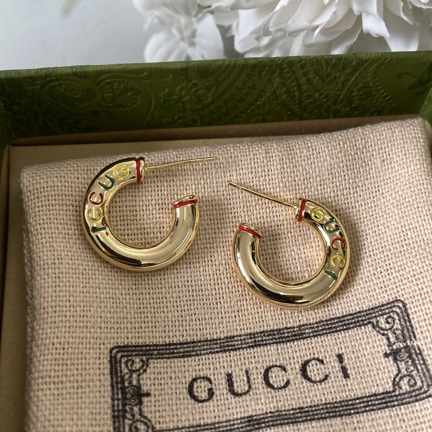Gucci Dionysus Tiger Head Earrings: Mythological Motif with Chain Detail 11 i1757385750881 4806 0 7