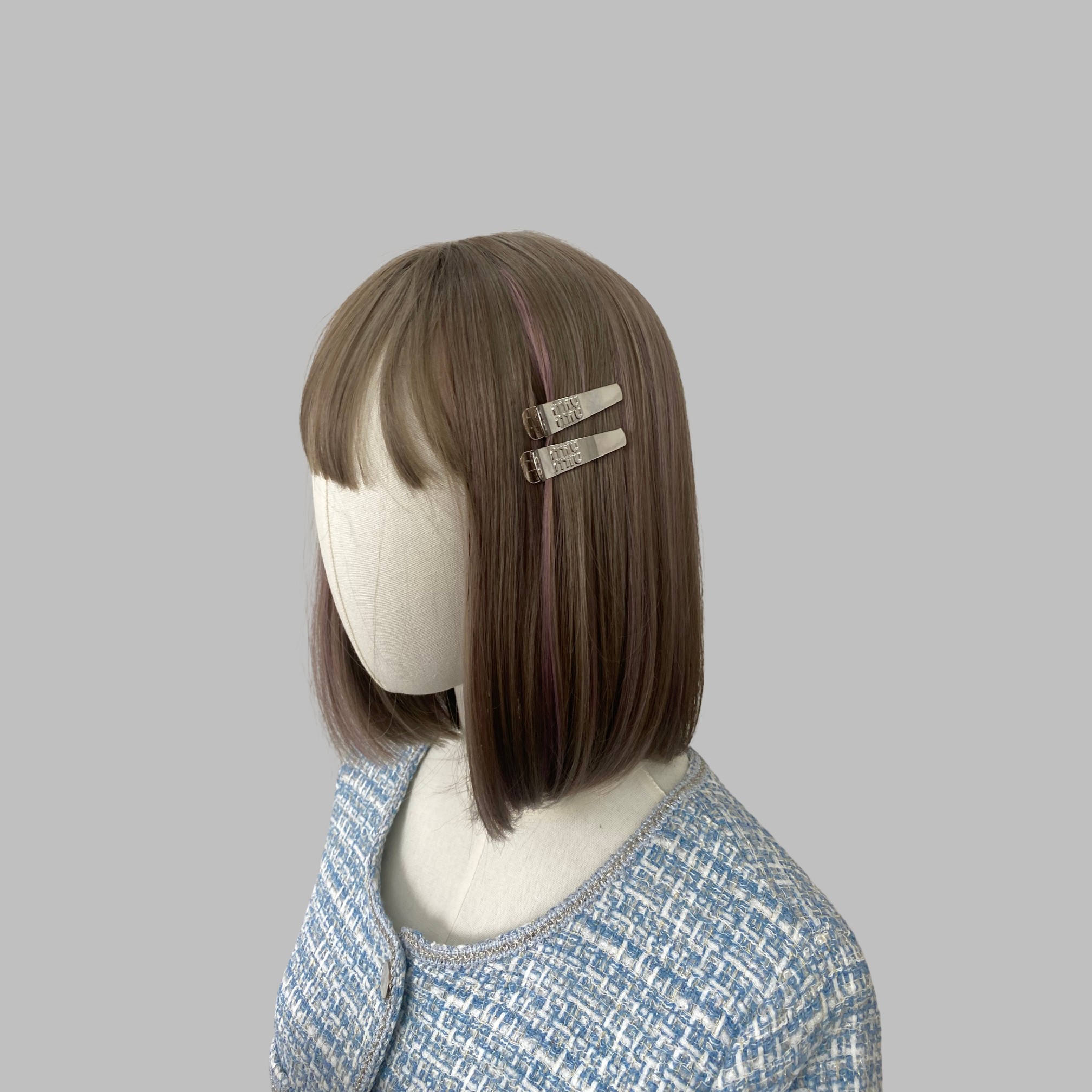 Miu Miu Matelassé Leather Hair Pin: Quilted Pattern with Mini Logo Charm 14 a1761973877883 3351