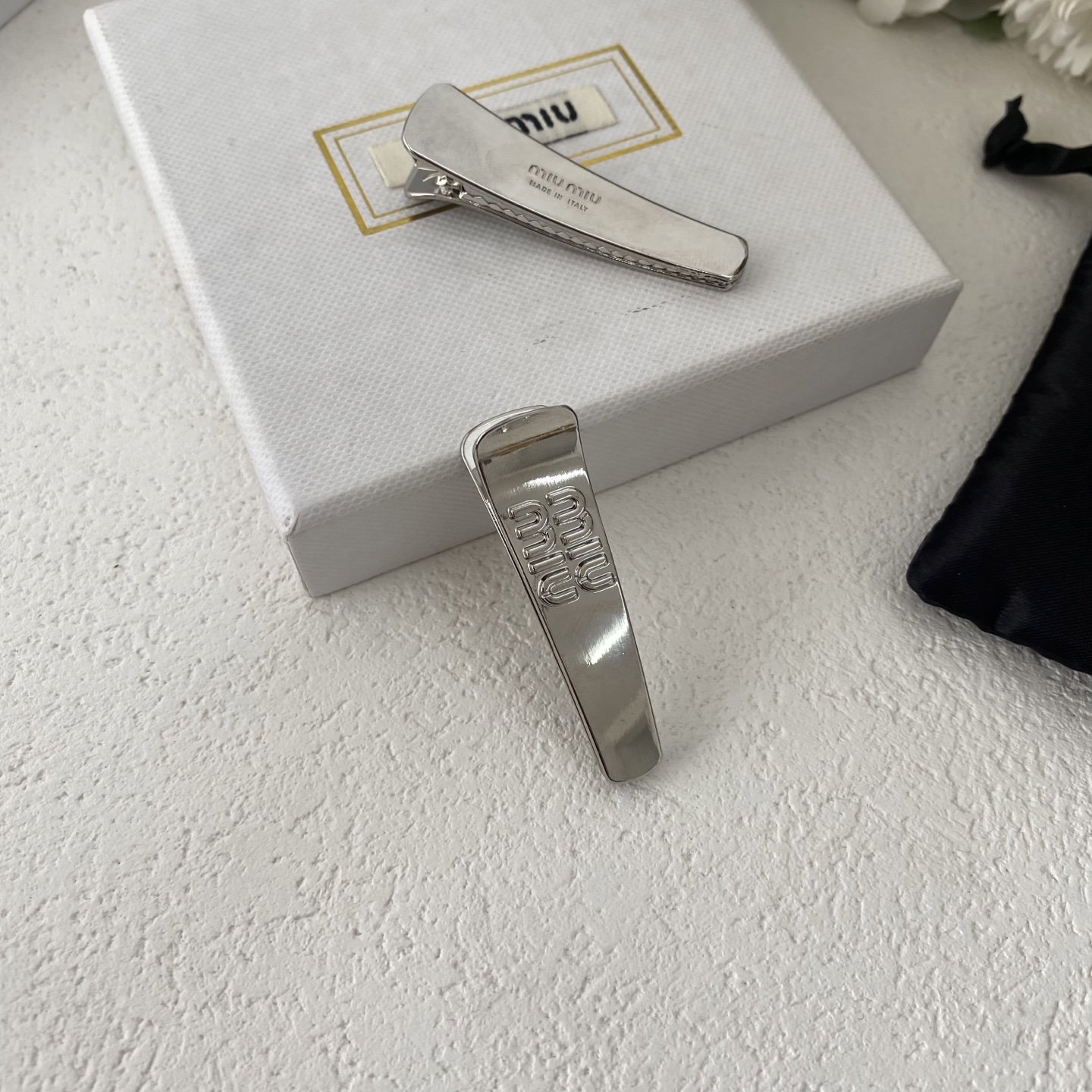 Miu Miu Matelassé Leather Hair Pin: Quilted Pattern with Mini Logo Charm 18 i1761973862391 3974 0 2