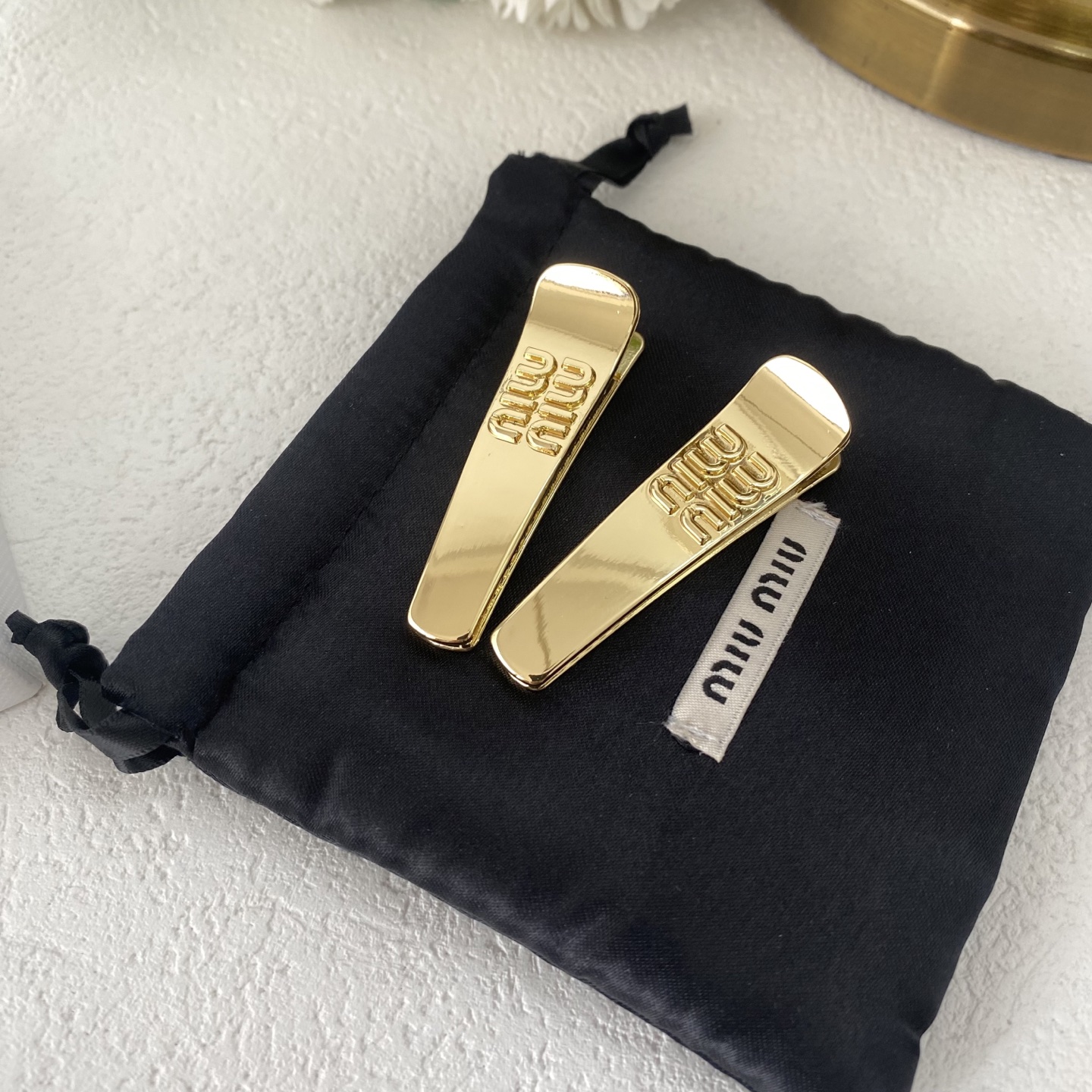 Miu Miu Matelassé Leather Hair Pin: Quilted Pattern with Mini Logo Charm 10 i1761973862410 3591 0 7