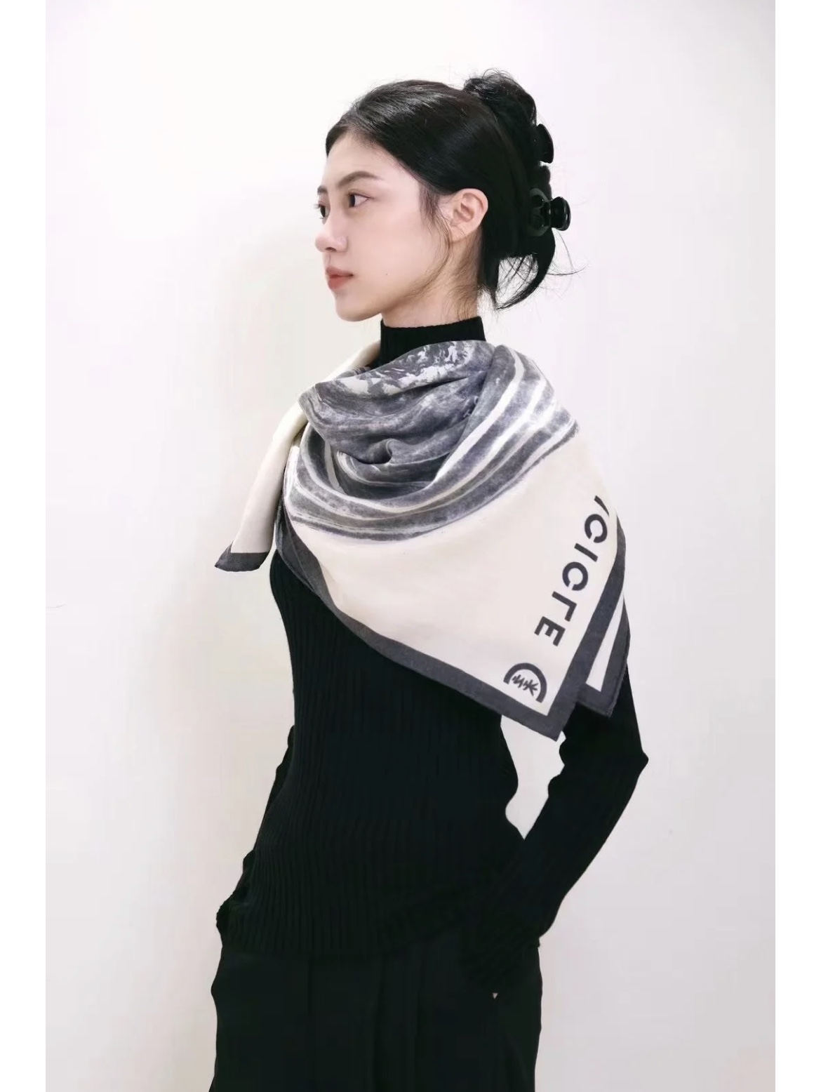 路易威登 Louis Vuitton 高定典藏名品高定成衣时装外套连衣裙衬衫T恤 #8A5E5092 4