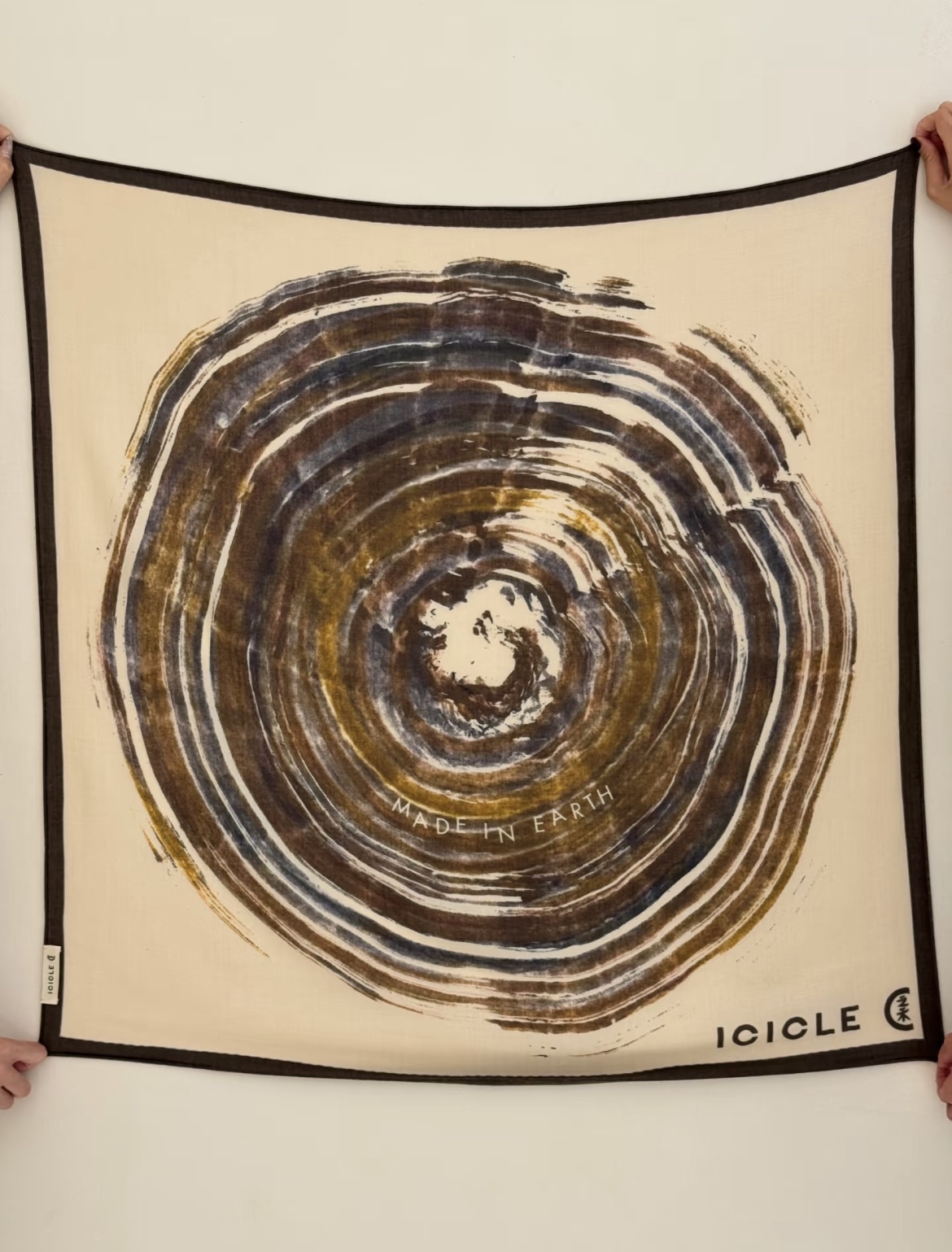 Louis Vuitton Haute Couture Haute Couture Artisanal Silk Scarf Ref 3