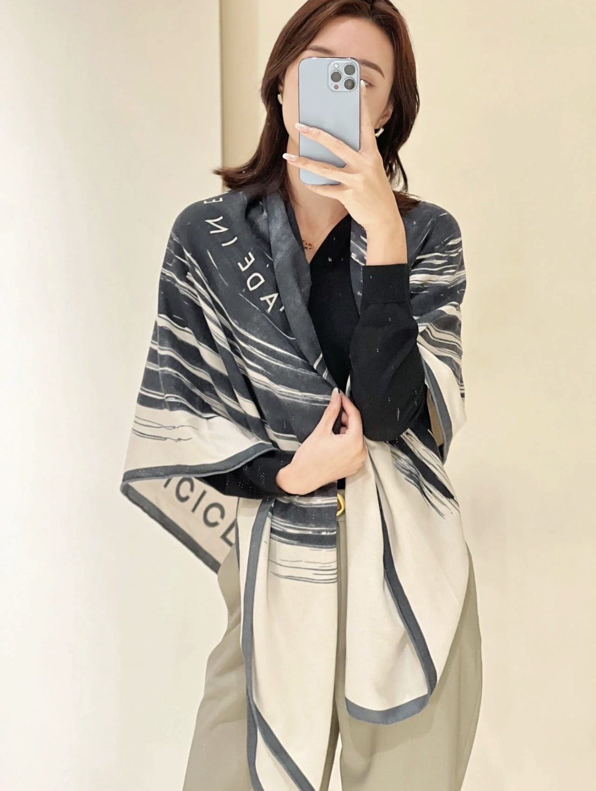 Louis Vuitton Haute Couture Haute Couture Artisanal Silk Scarf Ref 8