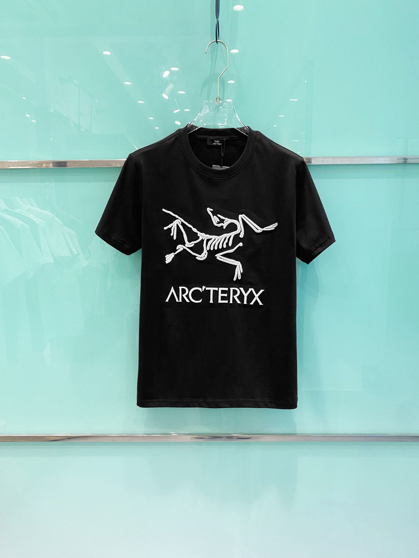 NO:134780,Archaeopteryx is a new short-sleeved T-shirt for men and women in spring and summer, the latest model is exclusively available on the entire network!  !  ~ It is classic and fashionable and versatile, who doesn’t like it? It will show the classic again. It is very pleasing to the eye and comes with a low luxury halo and recognition!  Archaeopteryx's traditional brand concept and modern advanced technology are perfectly combined. Coupled with the extremely modern and modern minimalist design, exclusive logo pattern embroidery design!  Customized 100% imported pure cotton fabric!  The texture of this model is quite touching, the specifications and grades are known with tentacles. The degree of delicateness and breathability are top-notch!  Size S-2XL, jil sanderarc'teryx, T-shirt,tees, t-shirt,alexander wang19860909始祖鸟 春夏新款男女同款短袖T恤,最新款全网独家首上！！~既经典有时尚百搭,谁不爱啊,将经典再次展现,非常的耐看,自带低奢光环与辨识度！始祖鸟家传统的品牌理念和现代化的先进技术进行了完美结合.加上极其现代摩登风范的简约设计,专属logo图案刺绣设计！定制百分百进口纯棉面料！此款的质感相当感人 触手便知规格档次 细腻程度与透气效果堪称顶级！尺码S-2XL,,jil sanderarc'teryx,T-shirt,tees，t-shirt,alexander wang,Men's clothing