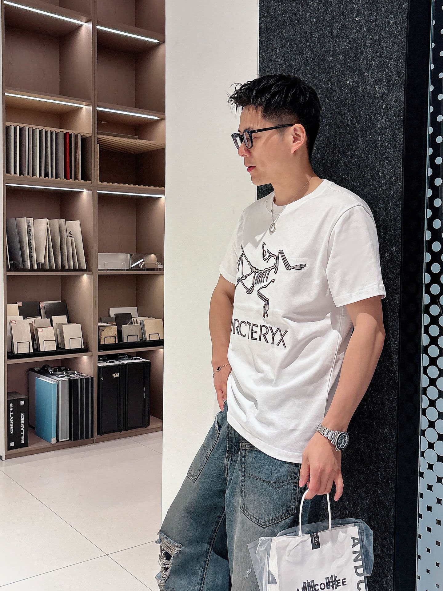 Arc'teryx Relaxed Fit Crew Neck Cotton T-Shirt with Logo 9 i1740735405856 1055 0 8