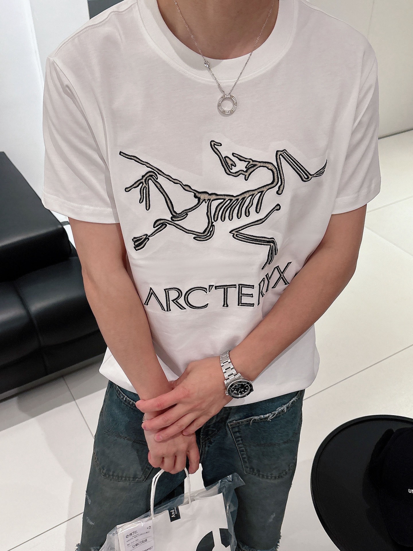 Arc'teryx Relaxed Fit Crew Neck Cotton T-Shirt with Logo 7 i1740735405865 2879 0 5