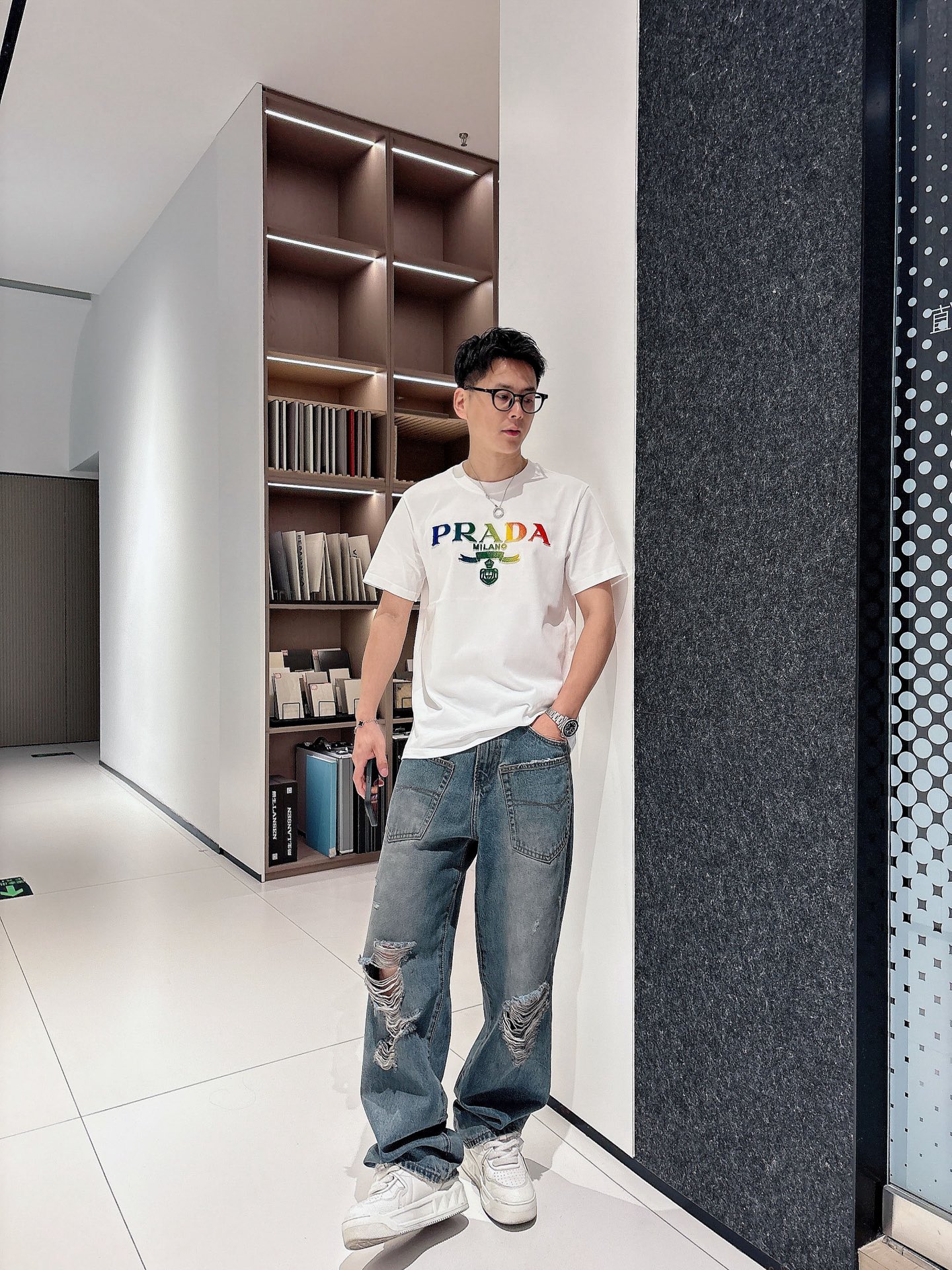 Prada Milano Logo T-Shirt - Comfortable Cotton Tee for Men, Casual Style 9 i1740736410066 1671 0 8