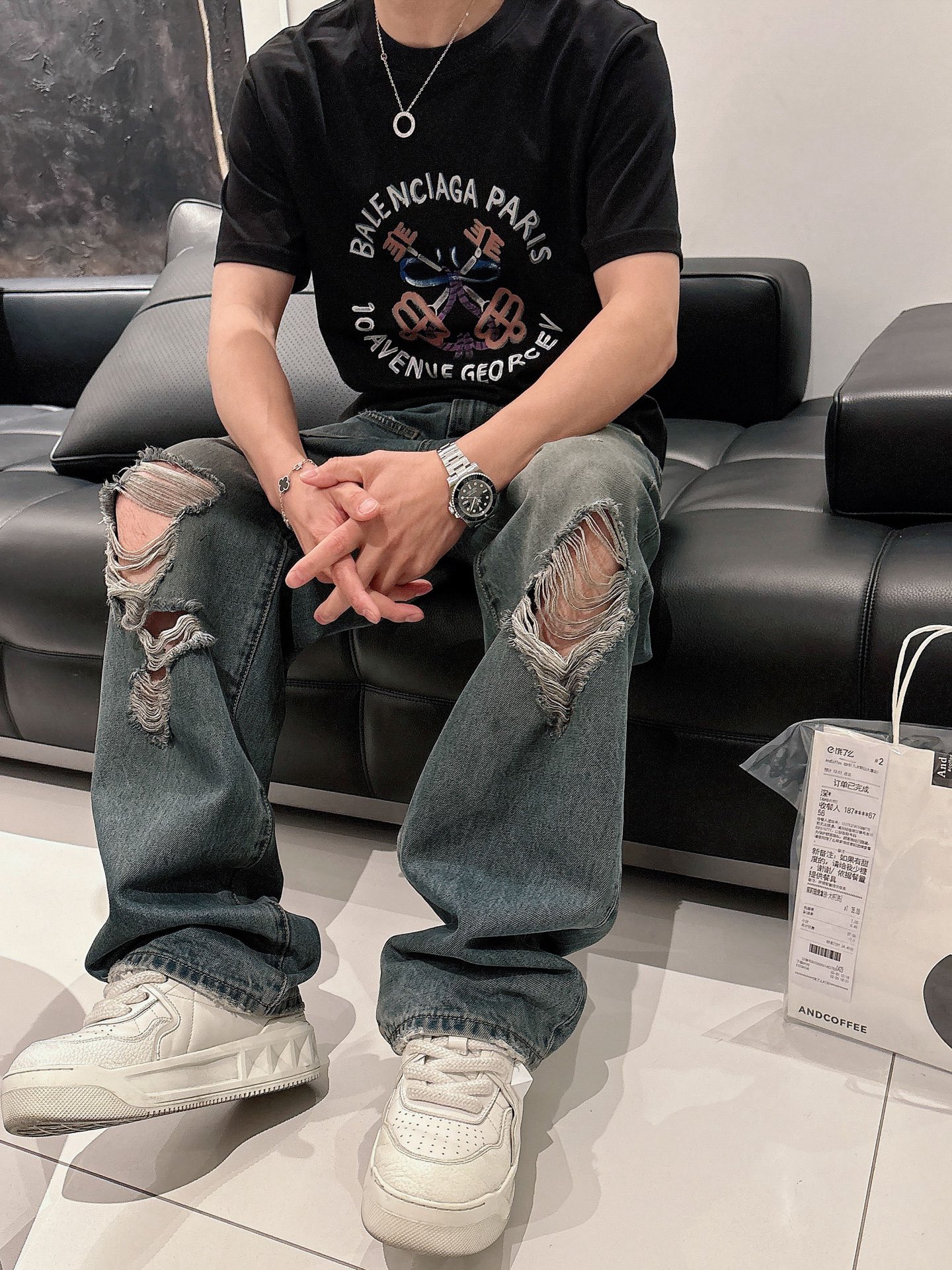 Balenciaga Men's Black Cotton T-Shirt with Graphic Logo Print 7 i1740736436918 1948 0 6