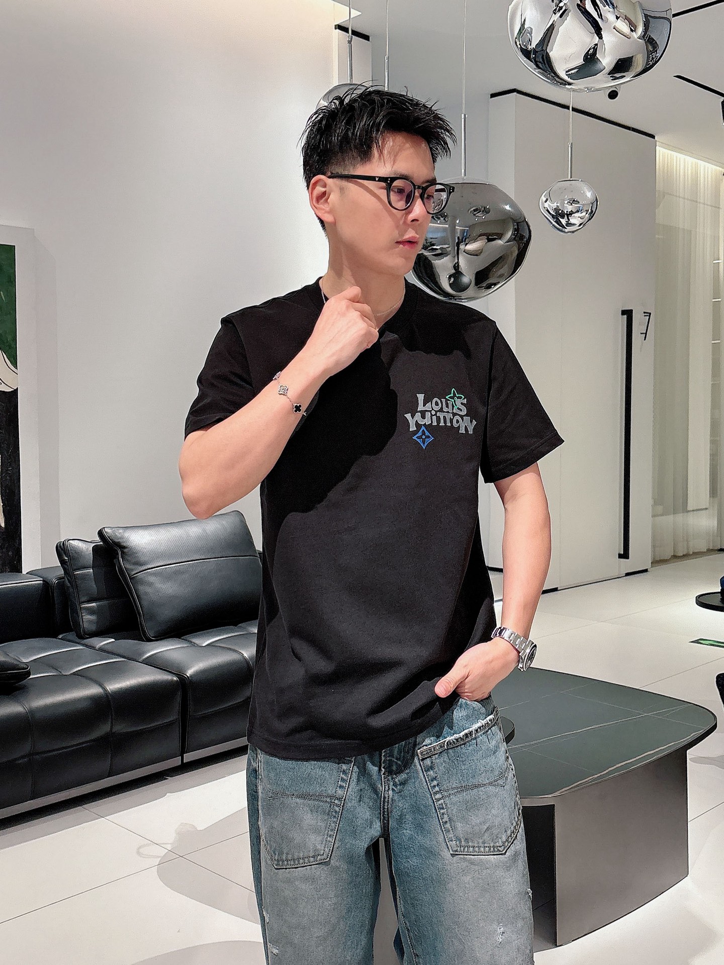 【春夏现货抢先发售】Lv、2026s春夏新款新标字母logo宽松显瘦休闲圆领短袖t恤。纯棉高支数面料整体