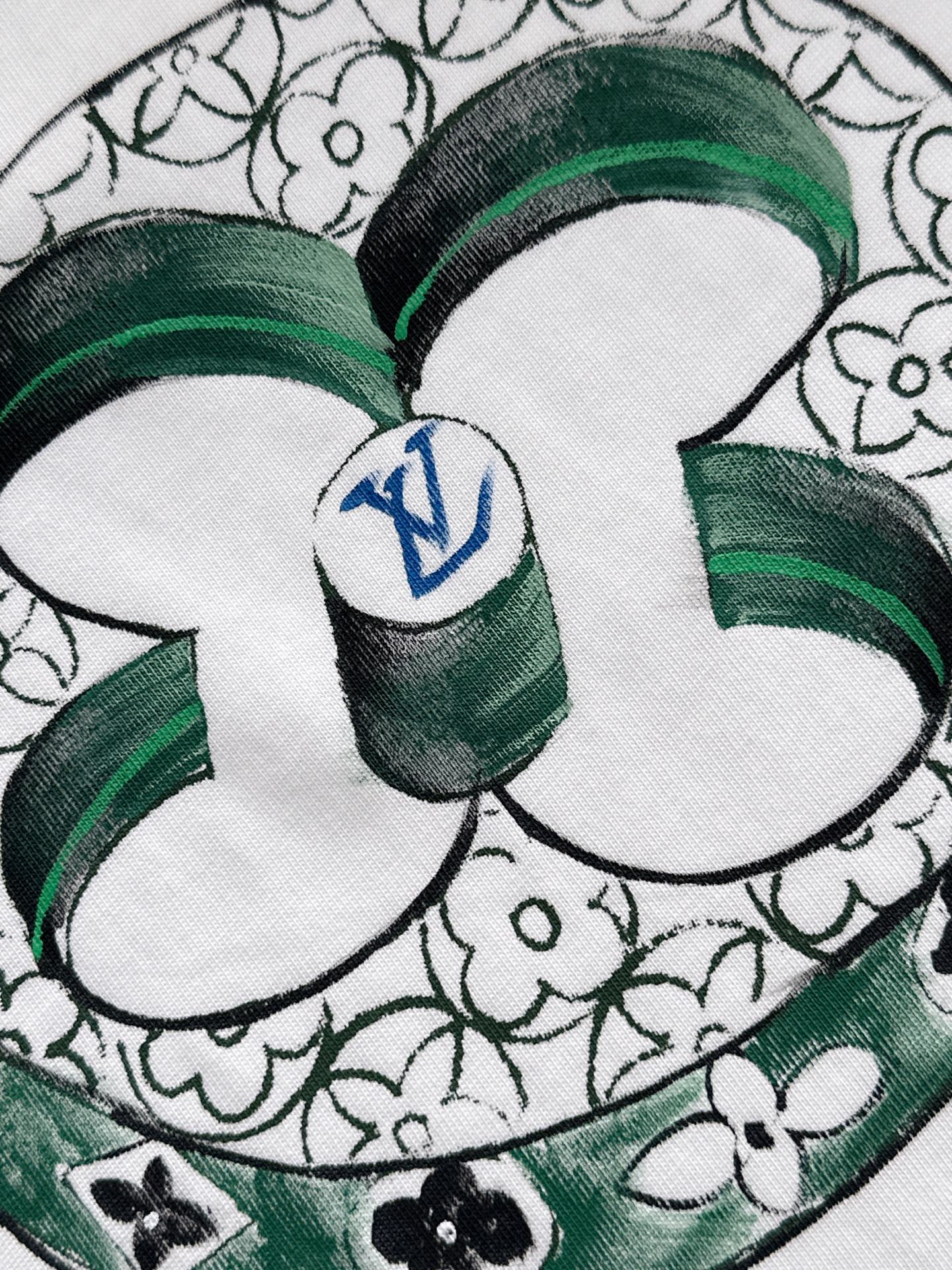  新款    lv  🔥🔥高端定制 2025春夏新款首发专柜最新款短袖圆领T恤 高端订制 设计前卫时尚！