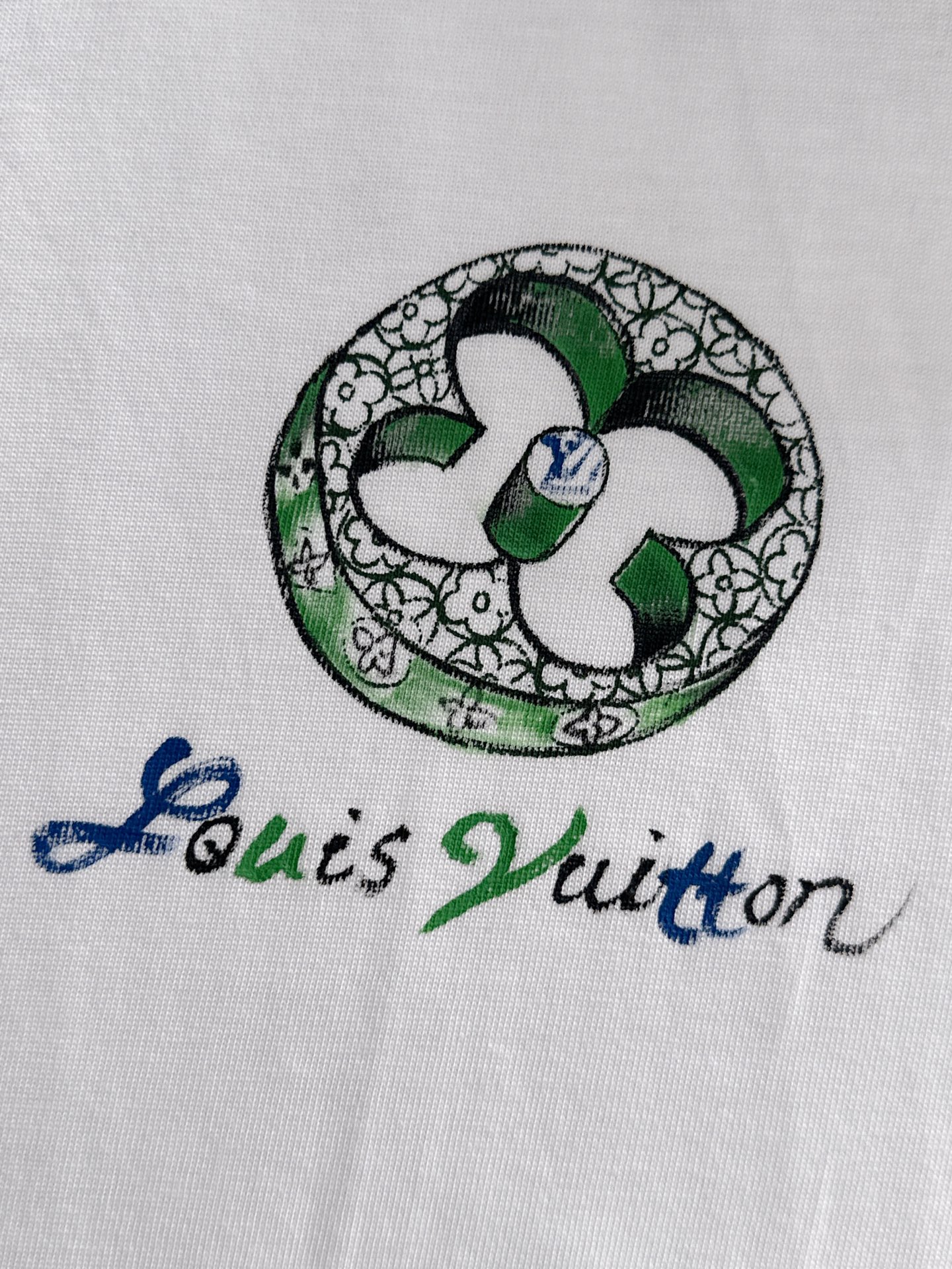  新款    lv  🔥🔥高端定制 2025春夏新款首发专柜最新款短袖圆领T恤 高端订制 设计前卫时尚！