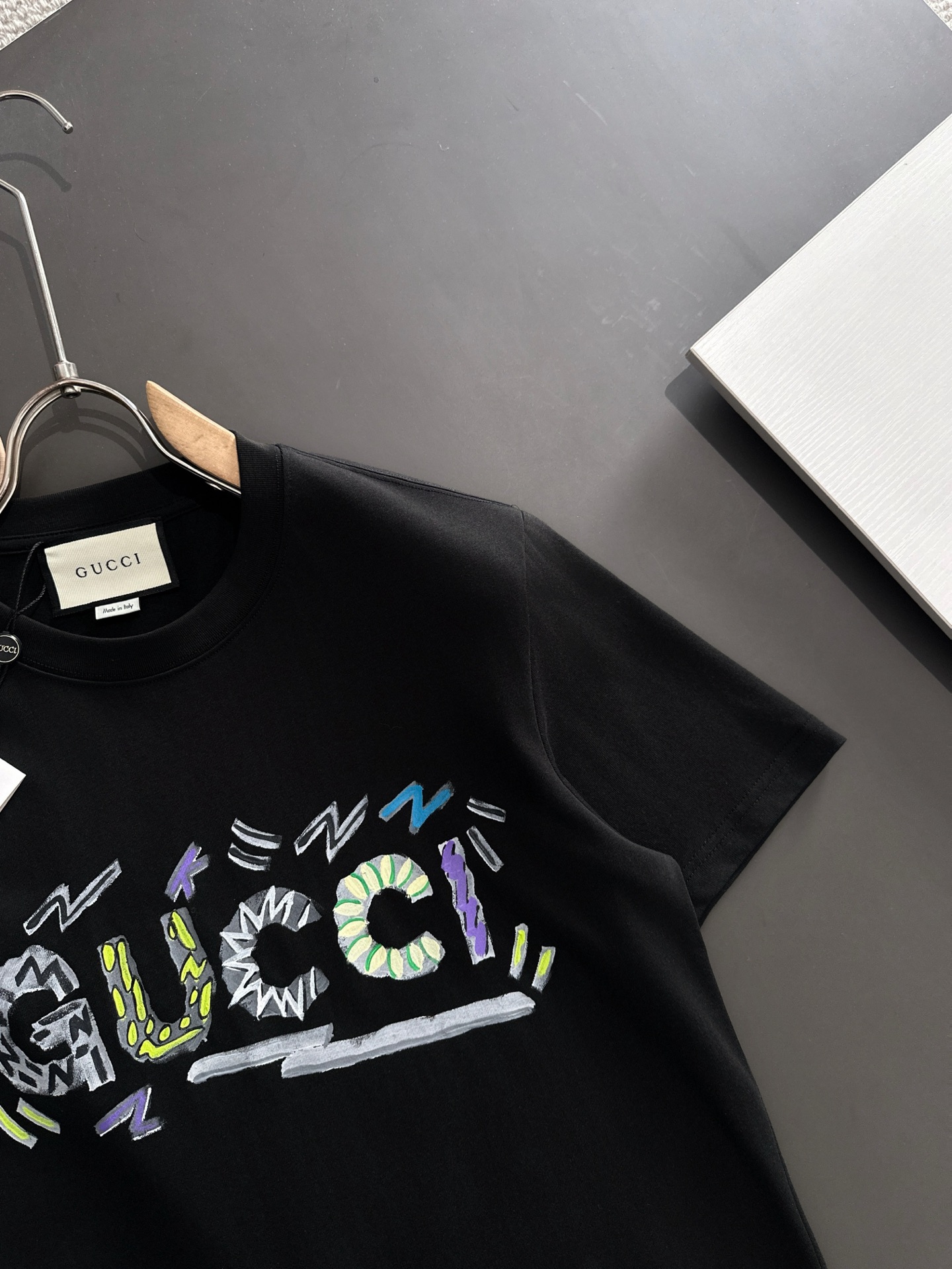  新款    Gucci 🔥🔥高端定制 2025春夏新款首发专柜最新款短袖圆领T恤 高端订制 设计前卫时