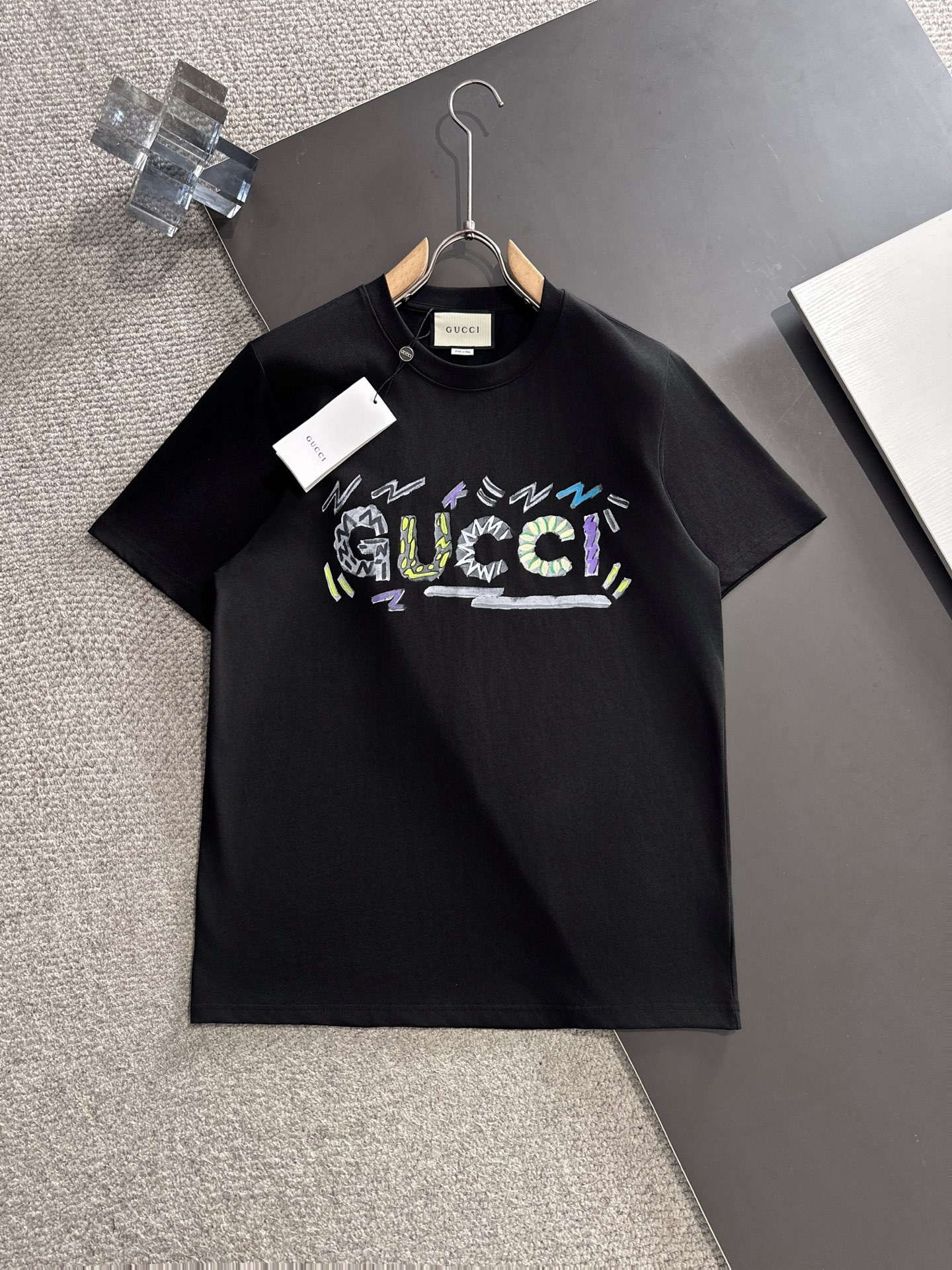  新款    Gucci 🔥🔥高端定制 2025春夏新款首发专柜最新款短袖圆领T恤 高端订制 设计前卫时