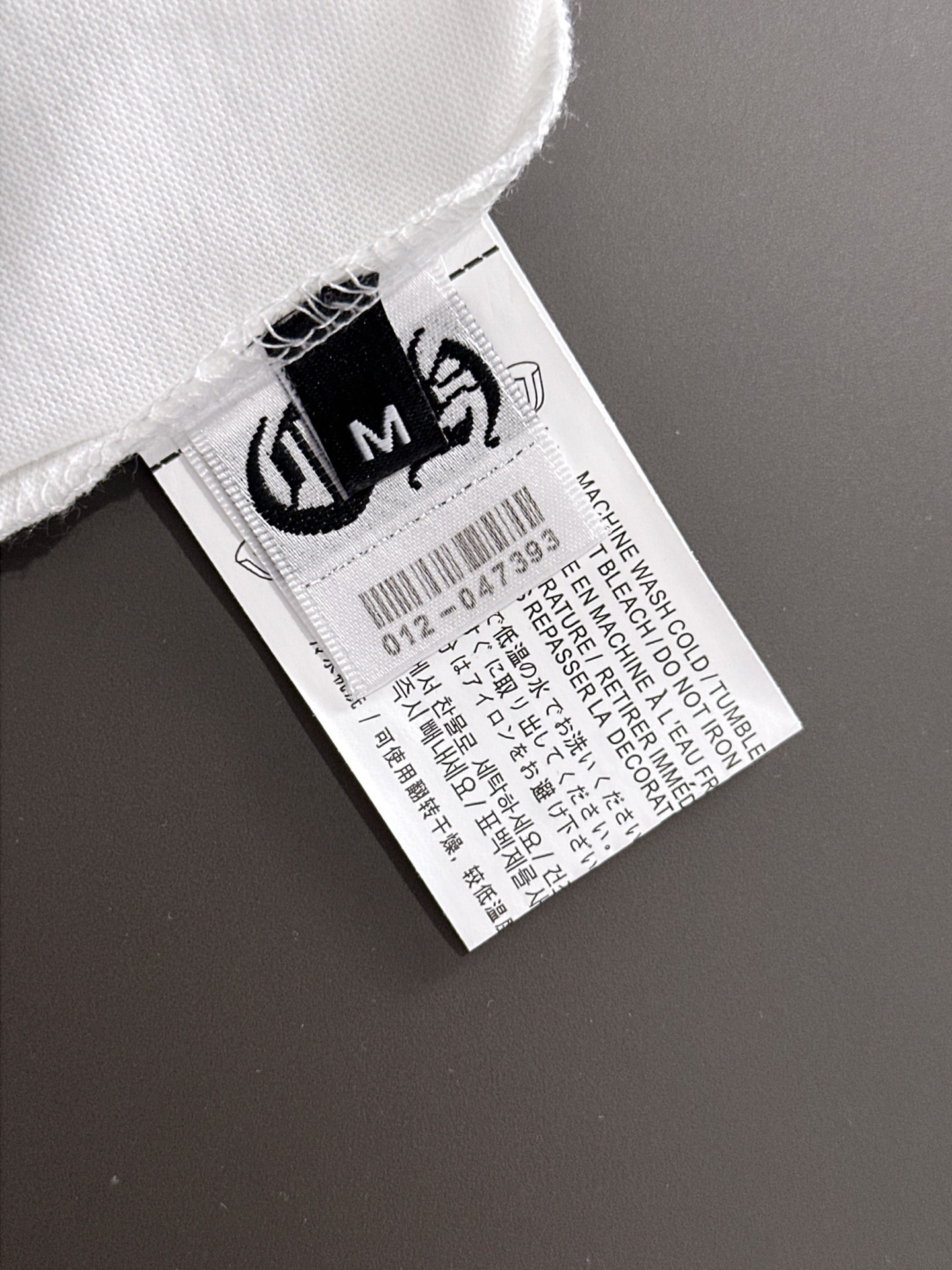  新款    克罗心 🔥🔥高端定制 2025春夏新款首发专柜最新款短袖圆领T恤 高端订制 设计前卫时尚！