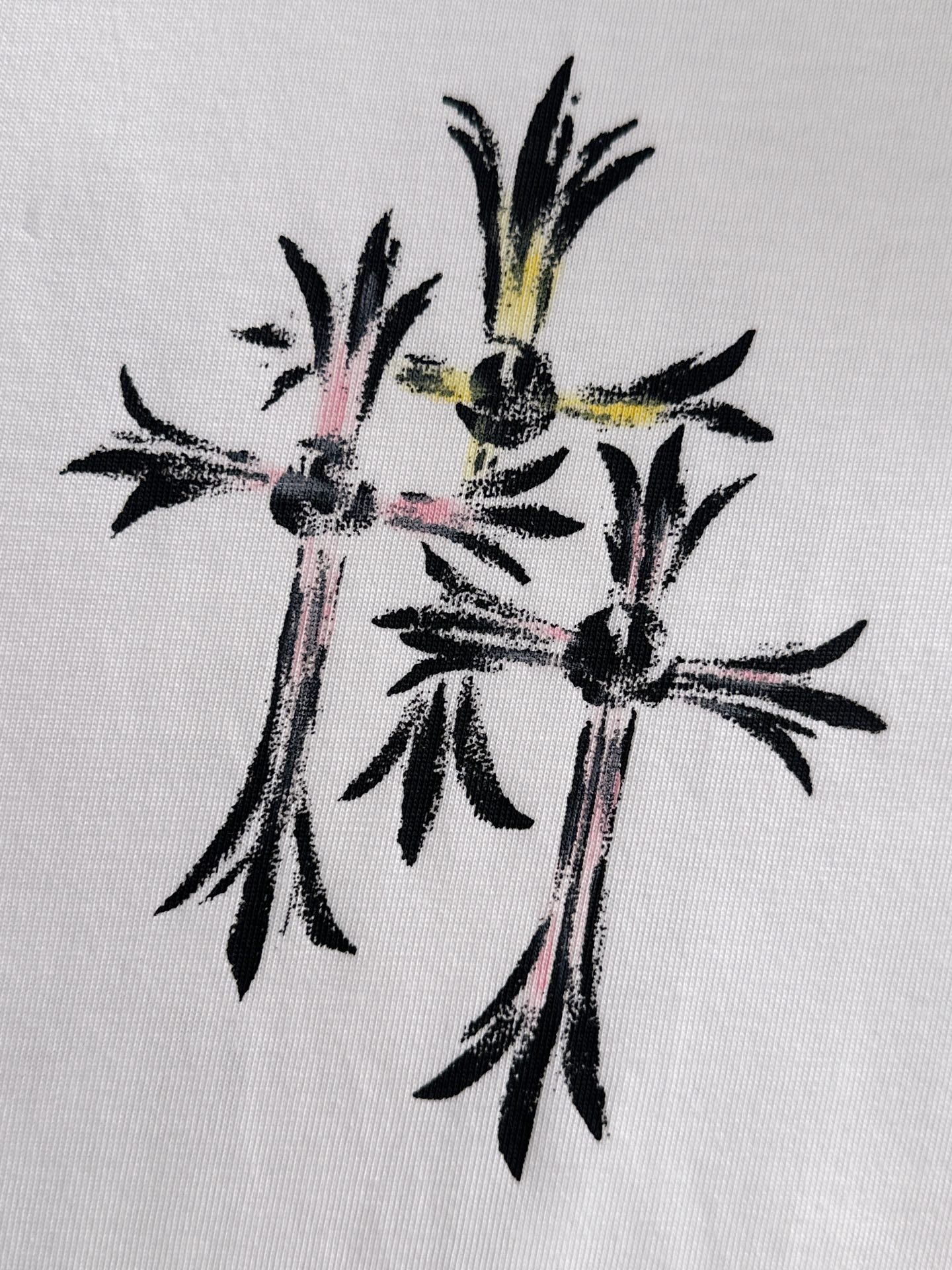  新款    克罗心 🔥🔥高端定制 2025春夏新款首发专柜最新款短袖圆领T恤 高端订制 设计前卫时尚！