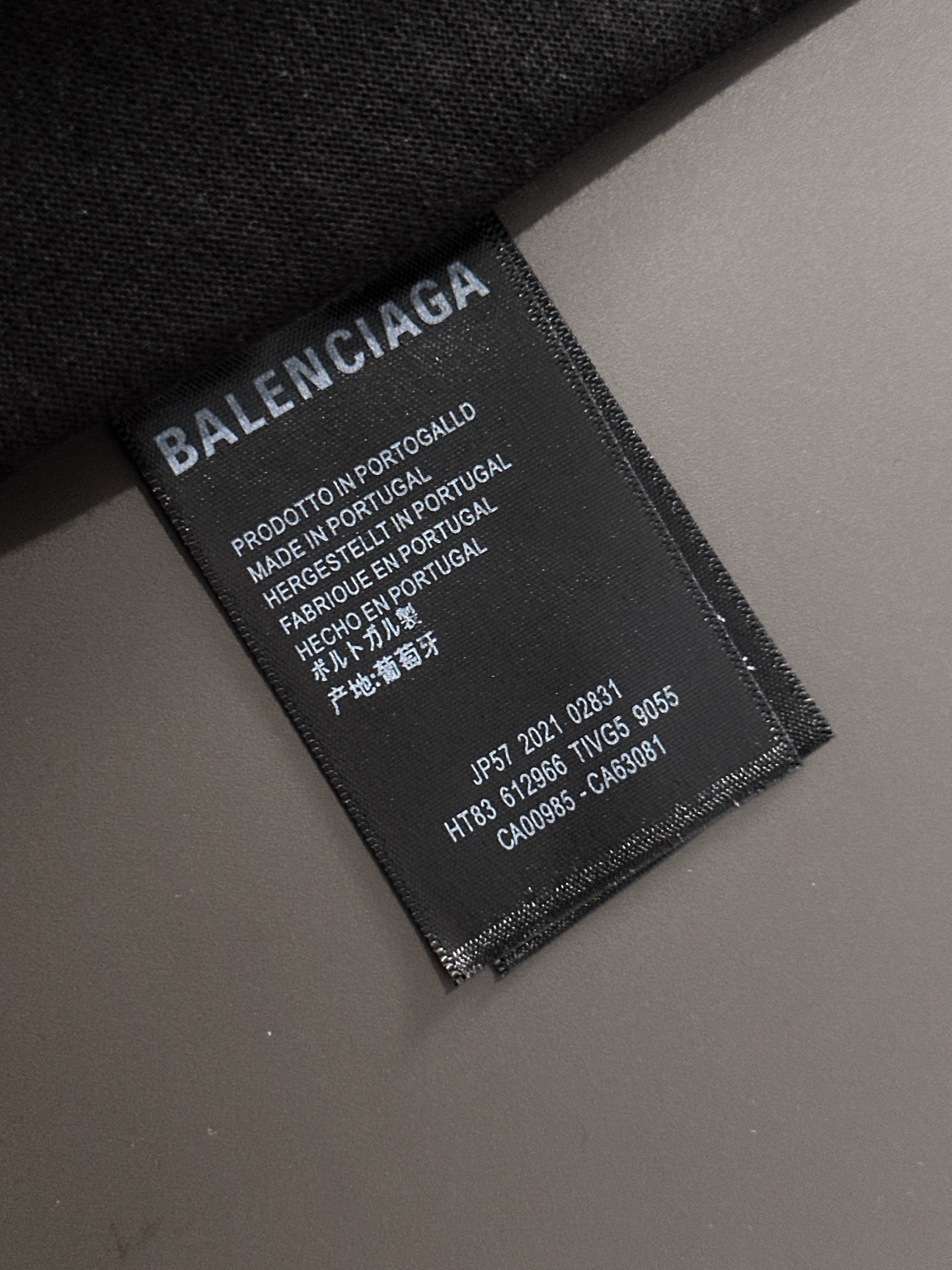 新款    巴黎世家 🔥🔥高端定制 2025春夏新款首发专柜最新款短袖圆领T恤 高端订制 设计前卫时尚！