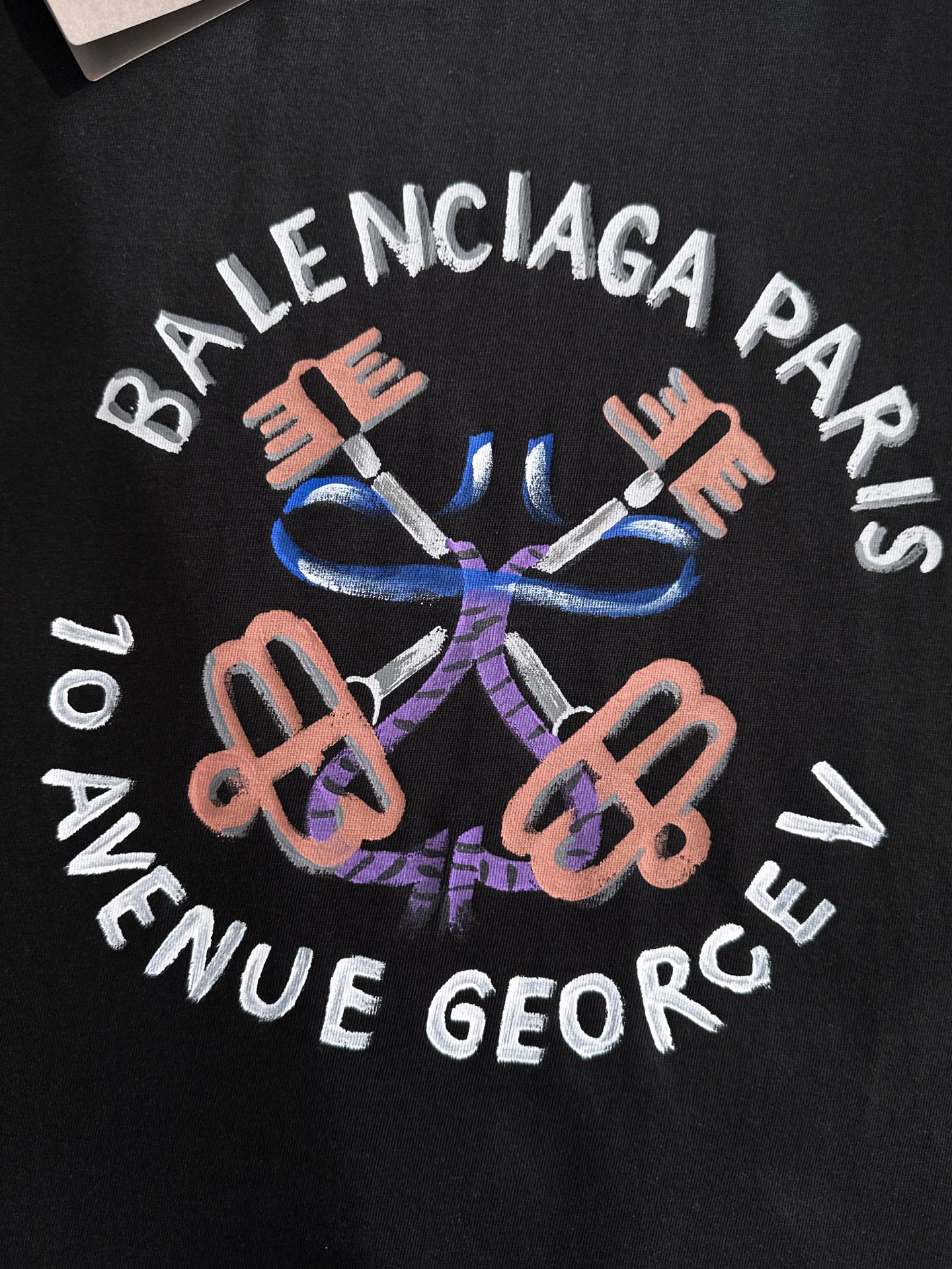 新款    巴黎世家 🔥🔥高端定制 2025春夏新款首发专柜最新款短袖圆领T恤 高端订制 设计前卫时尚！