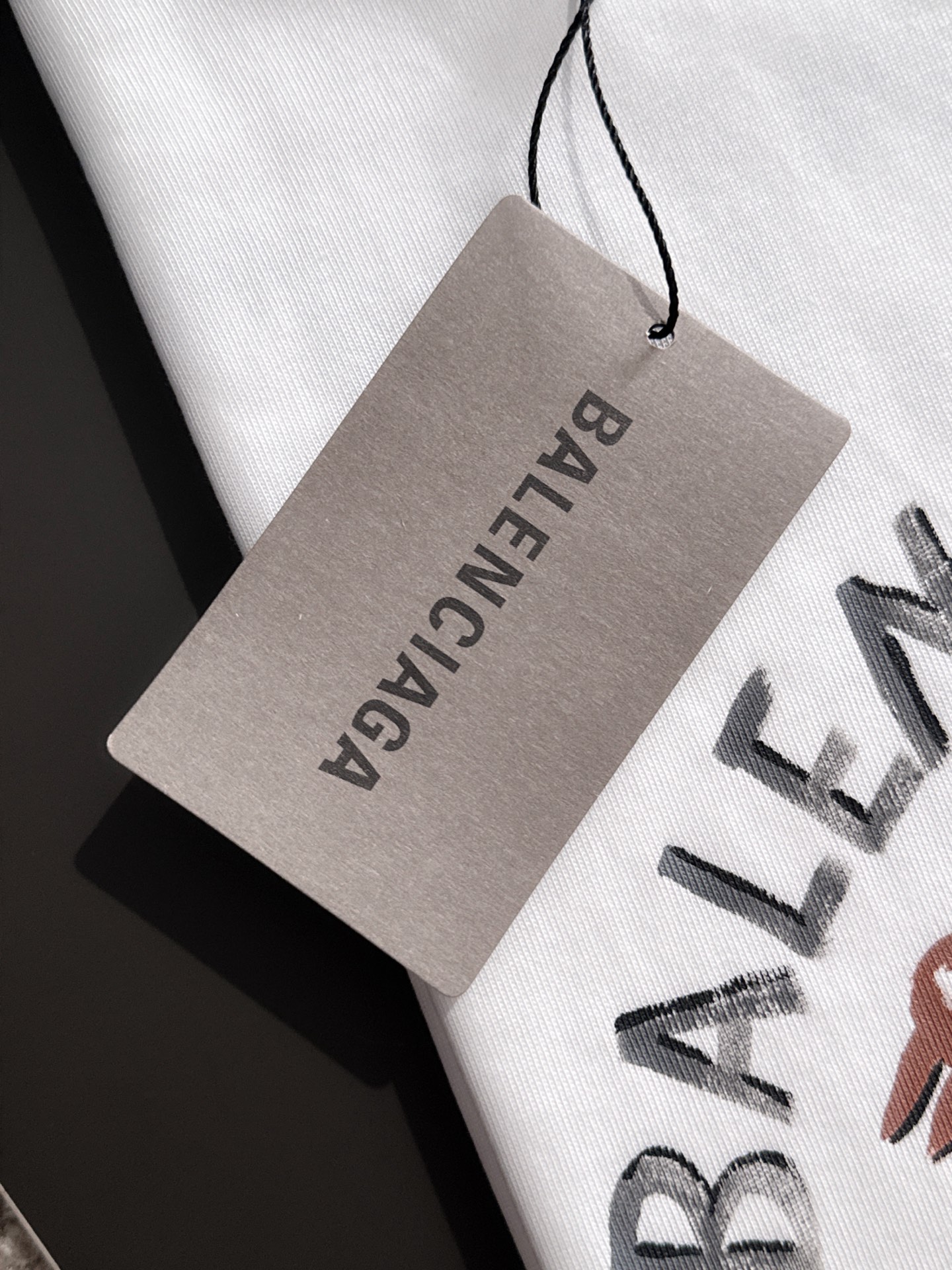  新款    巴黎世家 🔥🔥高端定制 2025春夏新款首发专柜最新款短袖圆领T恤 高端订制 设计前卫时尚