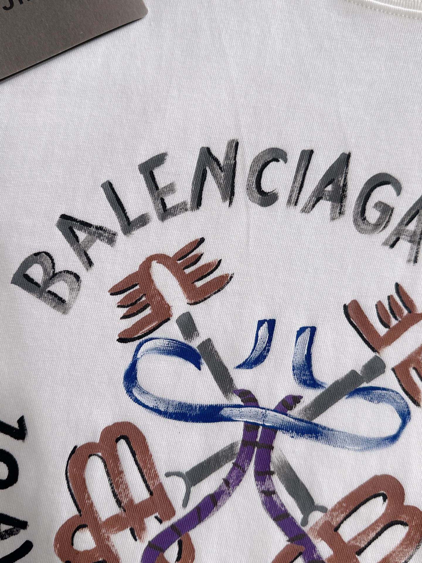  新款    巴黎世家 🔥🔥高端定制 2025春夏新款首发专柜最新款短袖圆领T恤 高端订制 设计前卫时尚