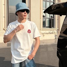 moncle *蒙家 2026春夏新款男女同情侣款👫休闲宽松棉质圆领短袖T恤衫!贸易公司渠道稀出,同步官 moncle *蒙家 2026春夏新款男女同情侣款👫休闲宽松棉质圆领短袖T恤衫!贸易公司渠道稀出,同步官