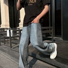 fend*芬家 2026春夏新款男女同情侣款👫休闲宽松棉质圆领短袖T恤衫!贸易公司渠道稀出,同步官网发售 fend*芬家 2026春夏新款男女同情侣款👫休闲宽松棉质圆领短袖T恤衫!贸易公司渠道稀出,同步官网发售
