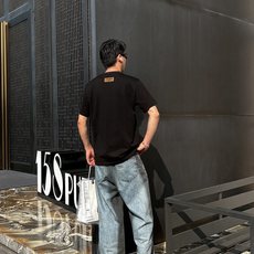 fend*芬家 2026春夏新款男女同情侣款👫休闲宽松棉质圆领短袖T恤衫!贸易公司渠道稀出,同步官网发售 fend*芬家 2026春夏新款男女同情侣款👫休闲宽松棉质圆领短袖T恤衫!贸易公司渠道稀出,同步官网发售