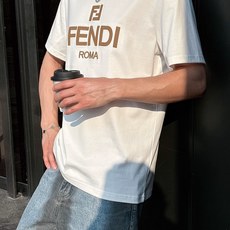 fend*芬家 2026春夏新款男女同情侣款👫休闲宽松棉质圆领短袖T恤衫!贸易公司渠道稀出,同步官网发售 fend*芬家 2026春夏新款男女同情侣款👫休闲宽松棉质圆领短袖T恤衫!贸易公司渠道稀出,同步官网发售