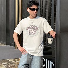 范家 2026春夏新款男女同情侣款👫休闲宽松棉质圆领短袖T恤衫!贸易公司渠道稀出,同步官网发售 ! 范家 2026春夏新款男女同情侣款👫休闲宽松棉质圆领短袖T恤衫!贸易公司渠道稀出,同步官网发售 !