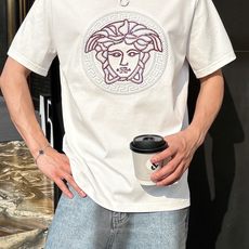 范家 2026春夏新款男女同情侣款👫休闲宽松棉质圆领短袖T恤衫!贸易公司渠道稀出,同步官网发售 ! 范家 2026春夏新款男女同情侣款👫休闲宽松棉质圆领短袖T恤衫!贸易公司渠道稀出,同步官网发售 !