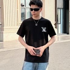 lv家 2026春夏新款男女同情侣款👫休闲宽松棉质圆领短袖T恤衫!贸易公司渠道稀出,同步官网发售 ! lv家 2026春夏新款男女同情侣款👫休闲宽松棉质圆领短袖T恤衫!贸易公司渠道稀出,同步官网发售 !