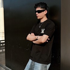 lv家 2026春夏新款男女同情侣款👫休闲宽松棉质圆领短袖T恤衫!贸易公司渠道稀出,同步官网发售 ! lv家 2026春夏新款男女同情侣款👫休闲宽松棉质圆领短袖T恤衫!贸易公司渠道稀出,同步官网发售 !